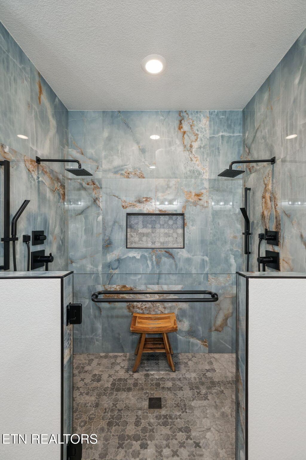 Master Bath - 3173 Genesis Rd, Crossville, TN 38571