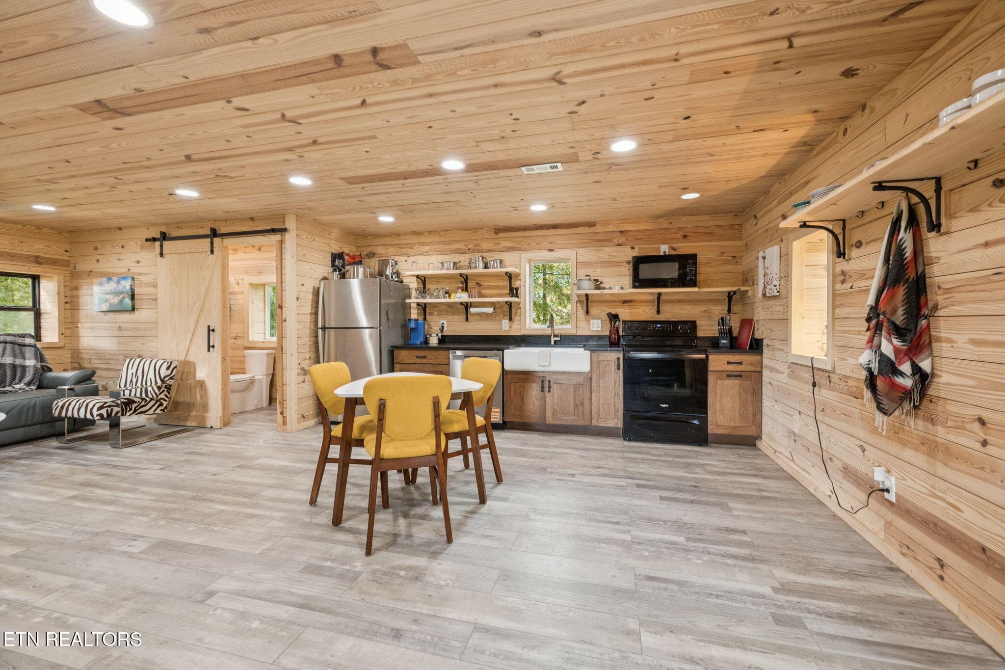 2nd Home Interior - 3173 Genesis Rd, Crossville, TN 38571