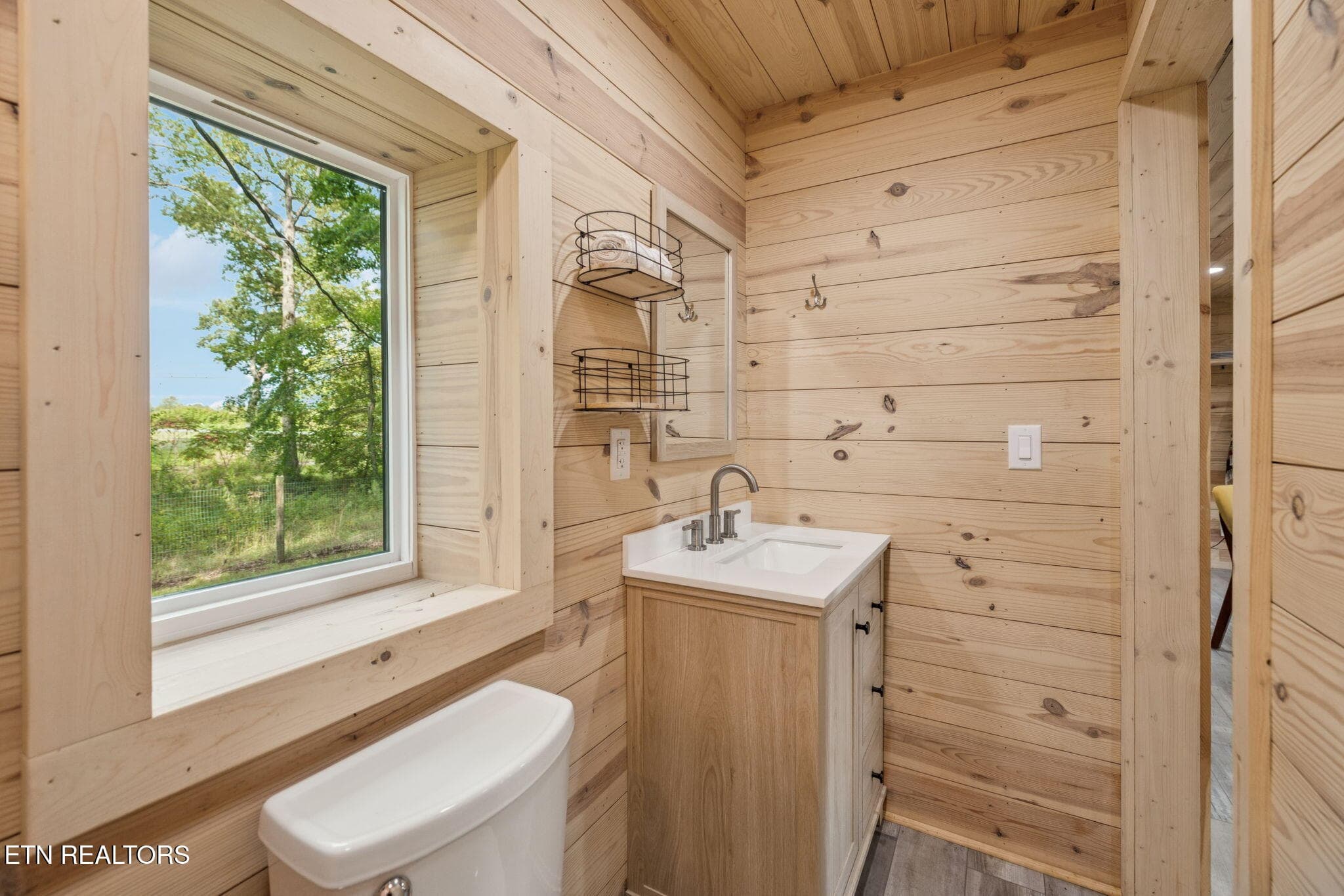 2nd Home Bathroom - 3173 Genesis Rd, Crossville, TN 38571