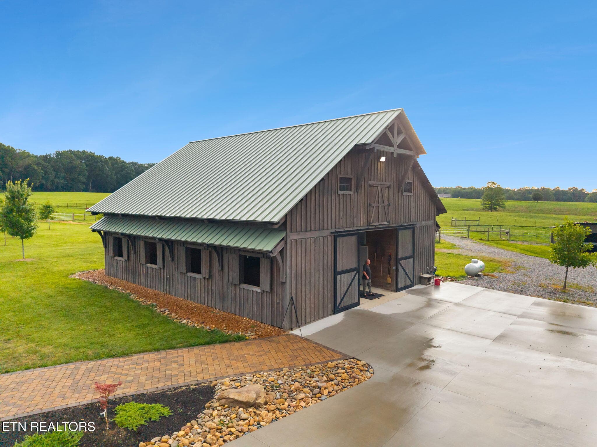Barn - 3173 Genesis Rd, Crossville, TN 38571