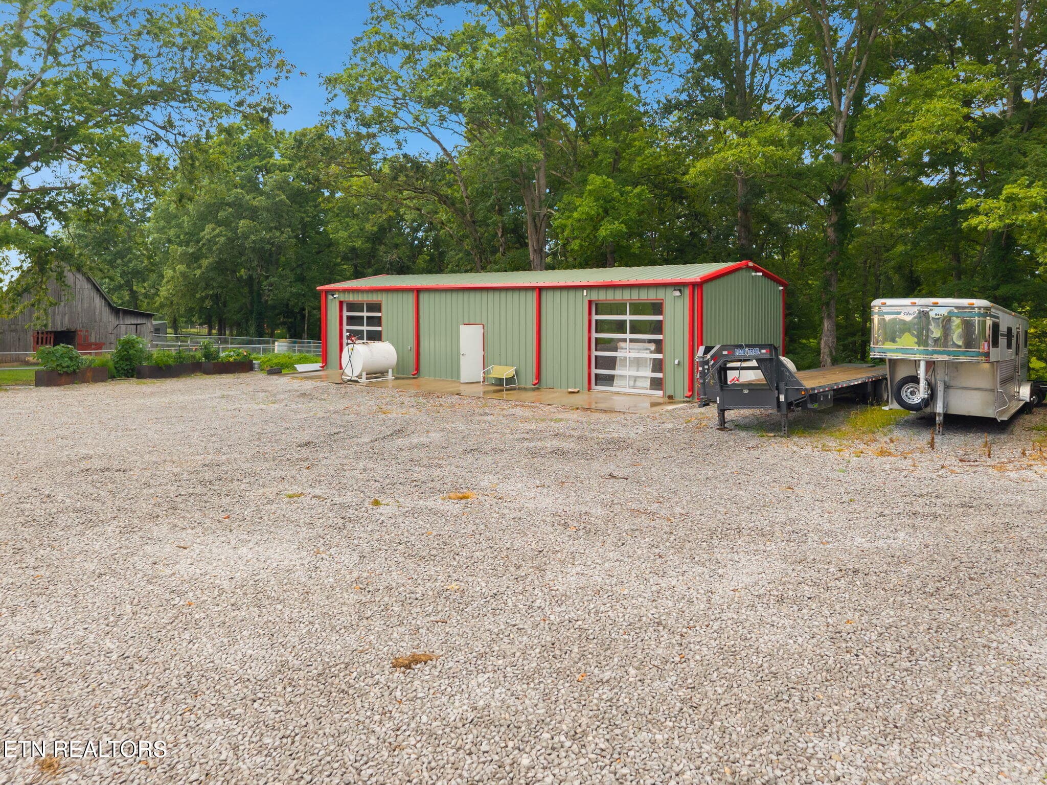 Shop - 3173 Genesis Rd, Crossville, TN 38571