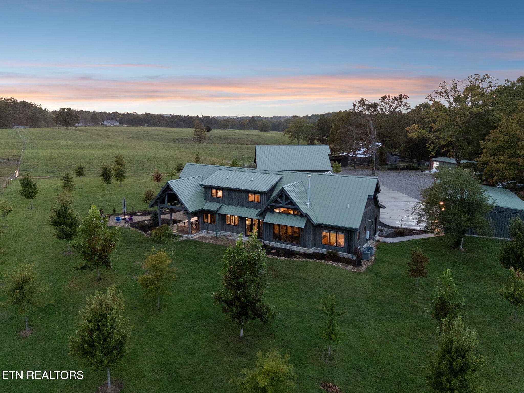 Twilight - 3173 Genesis Rd, Crossville, TN 38571