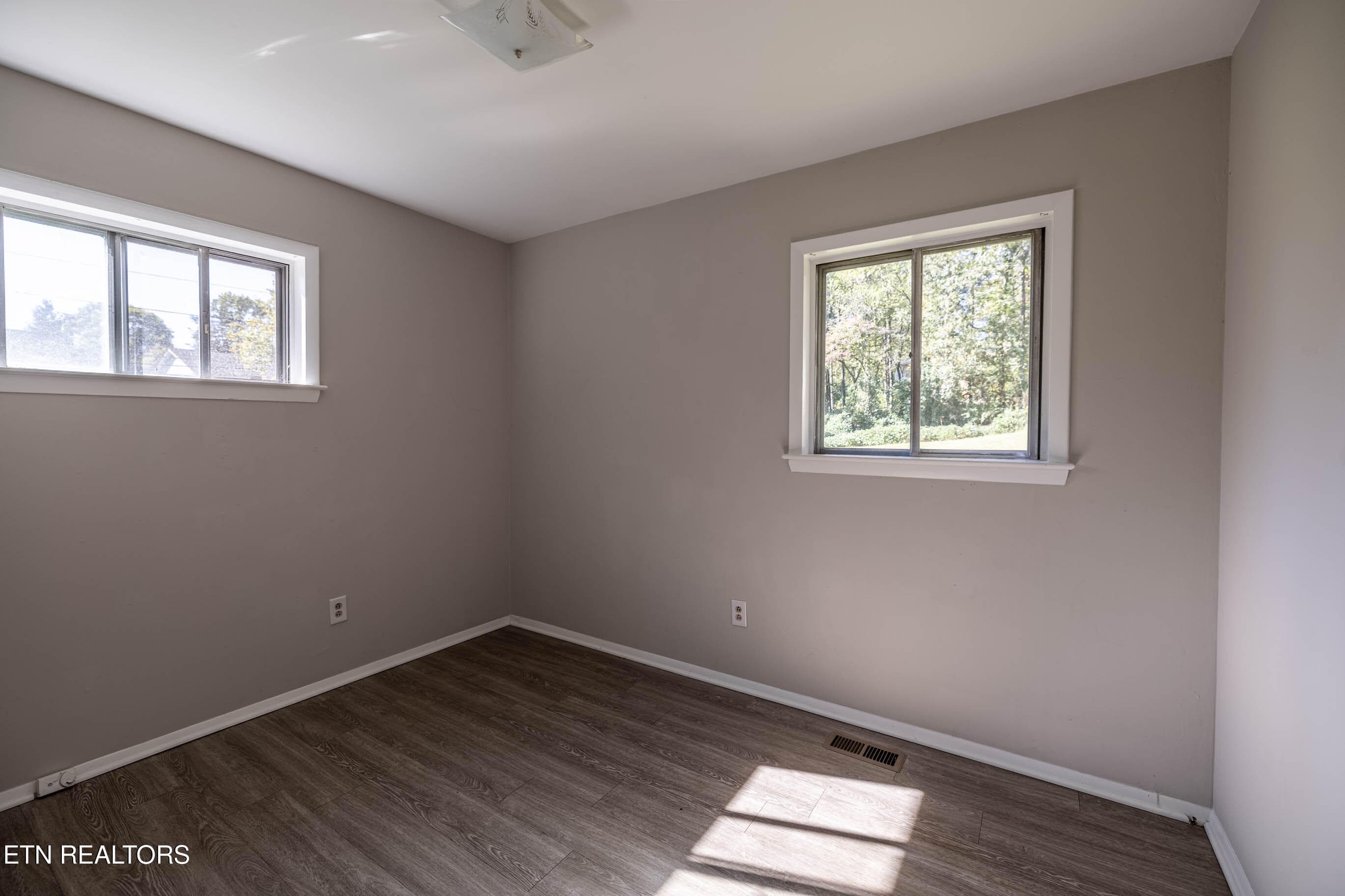 Ownby-8 - 1113 Ownby Lane, Knoxville, TN 37919