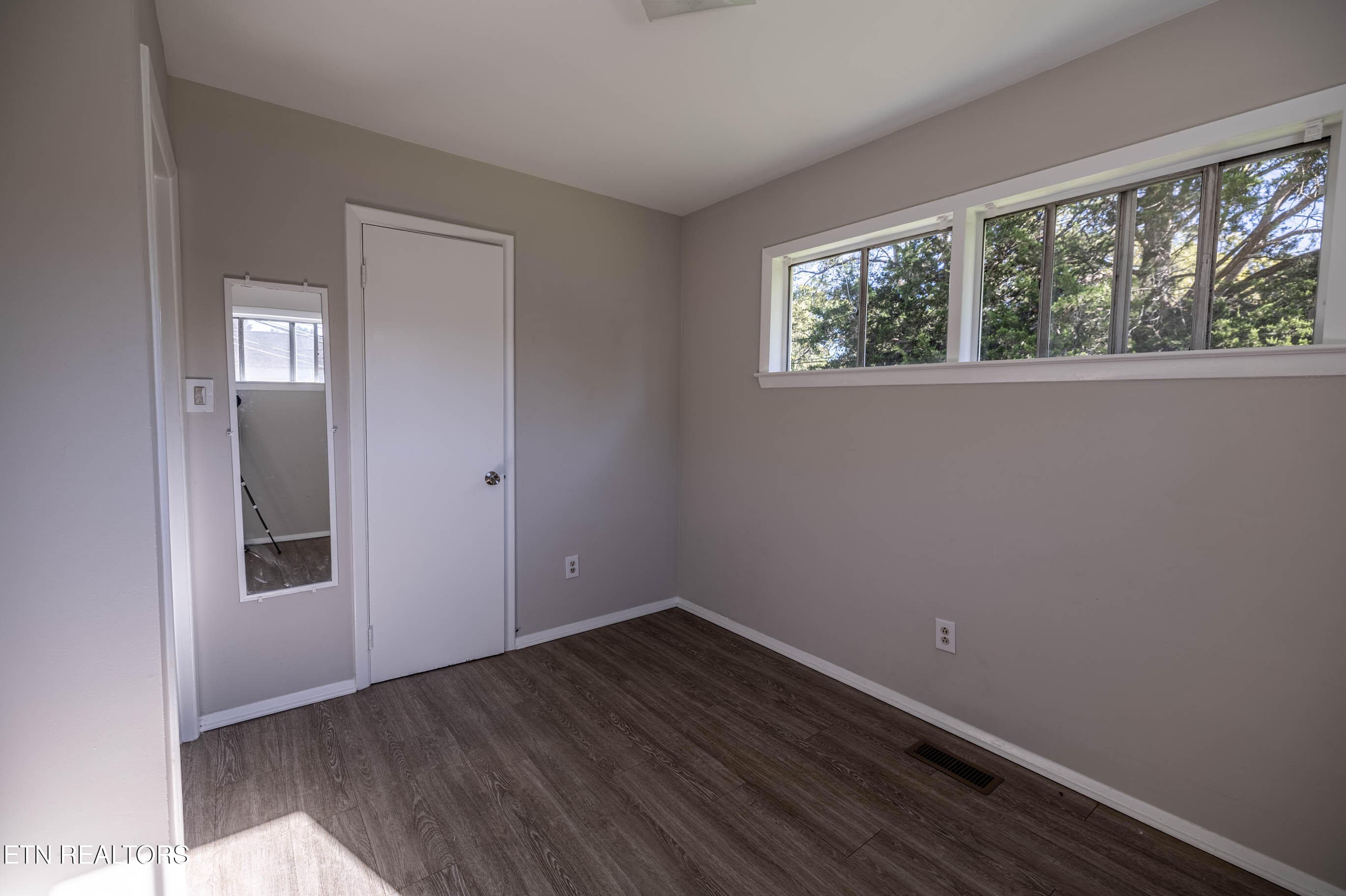 Ownby-9 - 1113 Ownby Lane, Knoxville, TN 37919