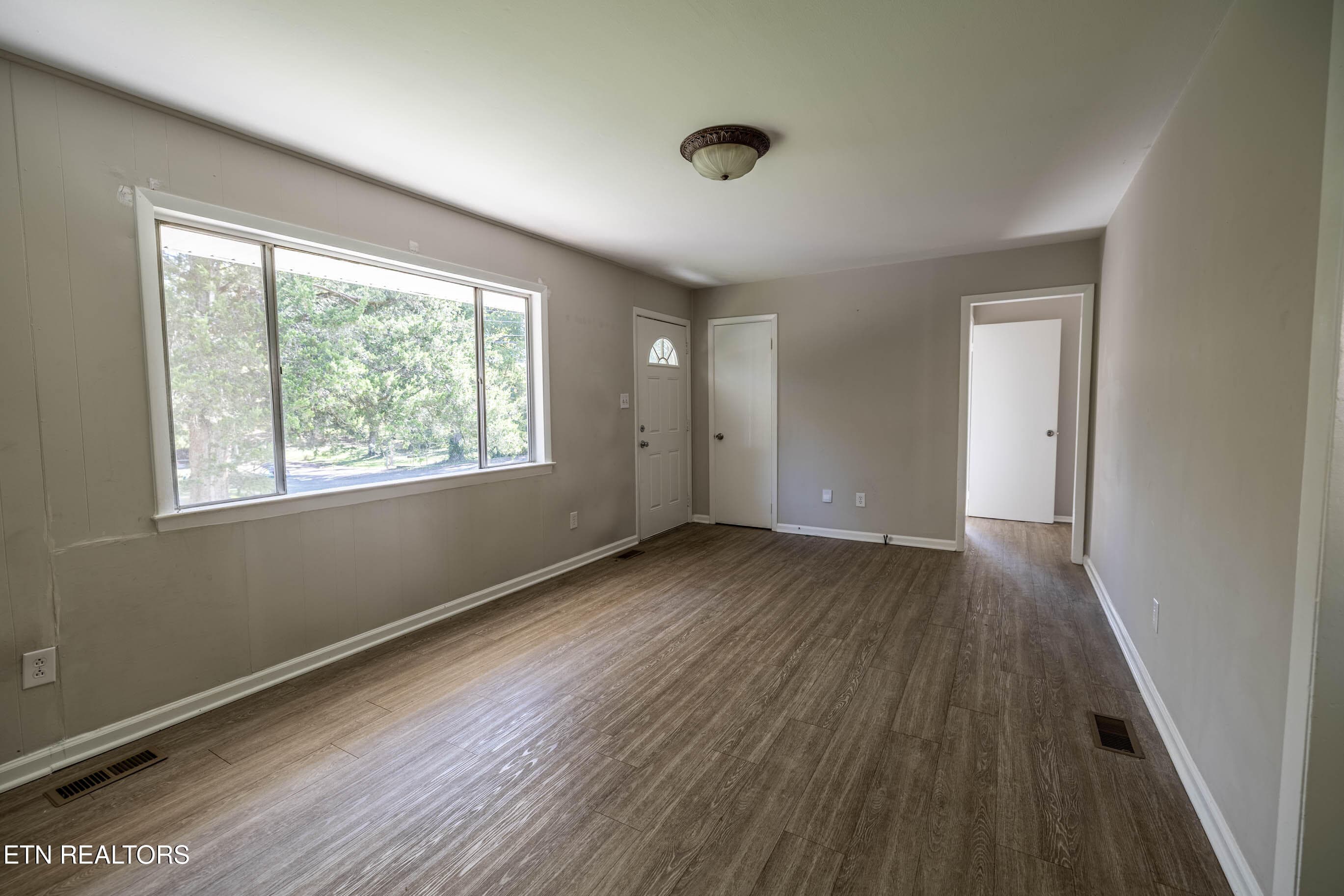 Ownby-12 - 1113 Ownby Lane, Knoxville, TN 37919