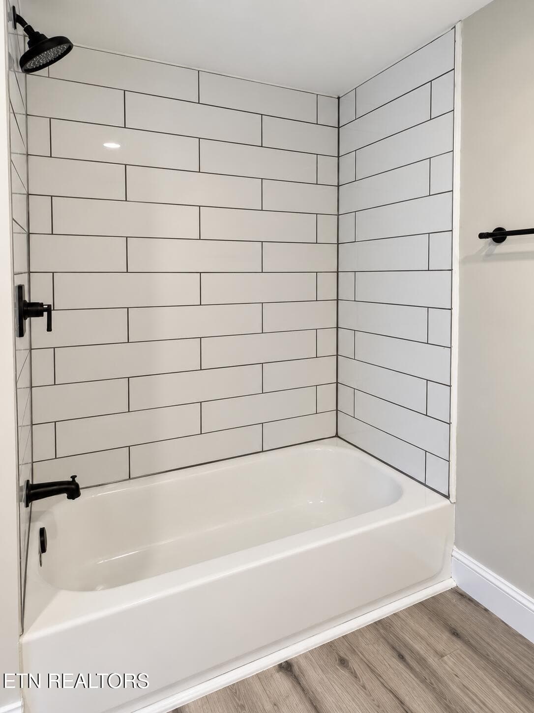 Primary Bath - 146 Main Hollow Rd, Philadelphia, TN 37846