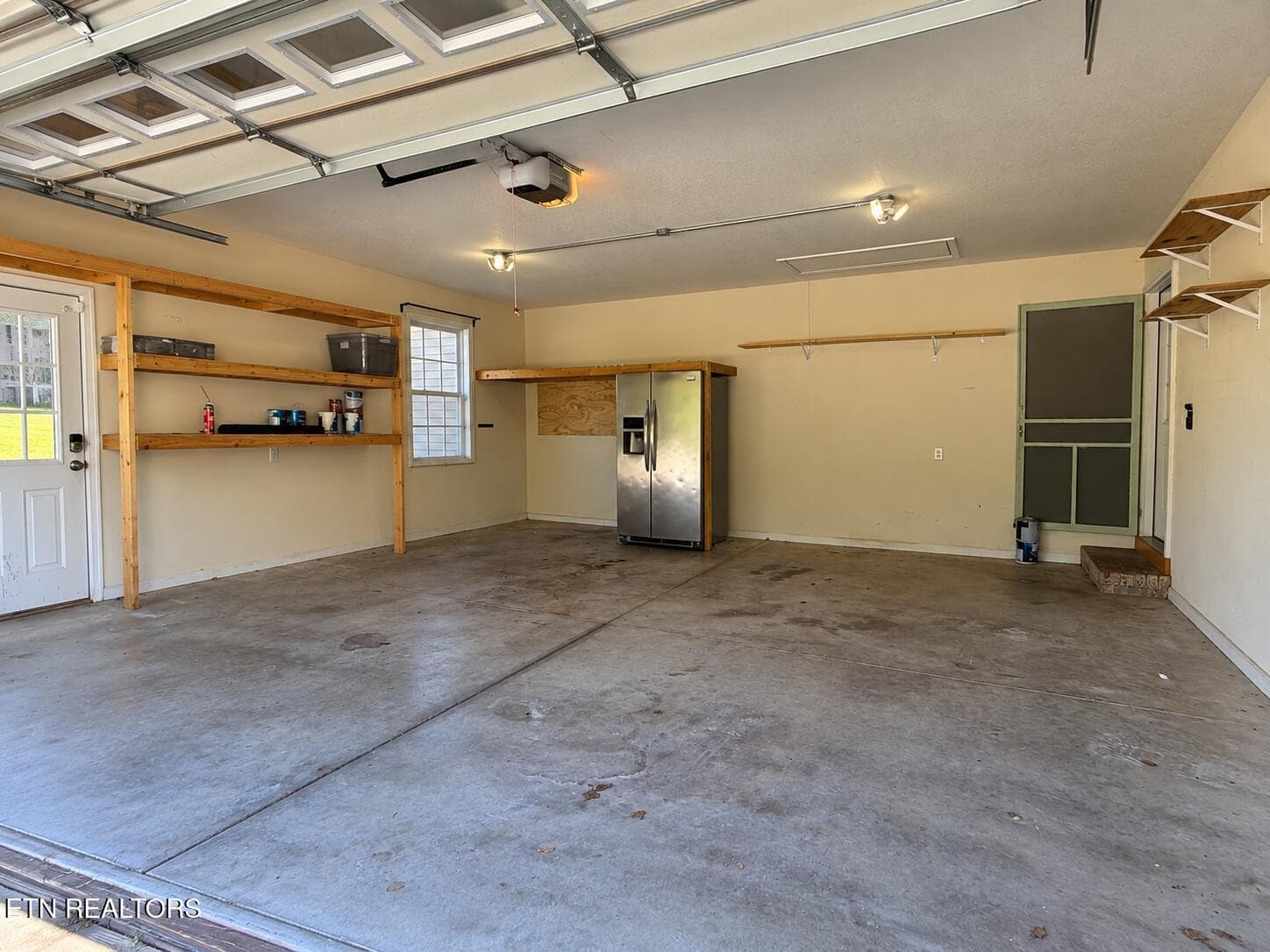 garage - 542 Sunset Ridge Drive, Crossville, TN 38571