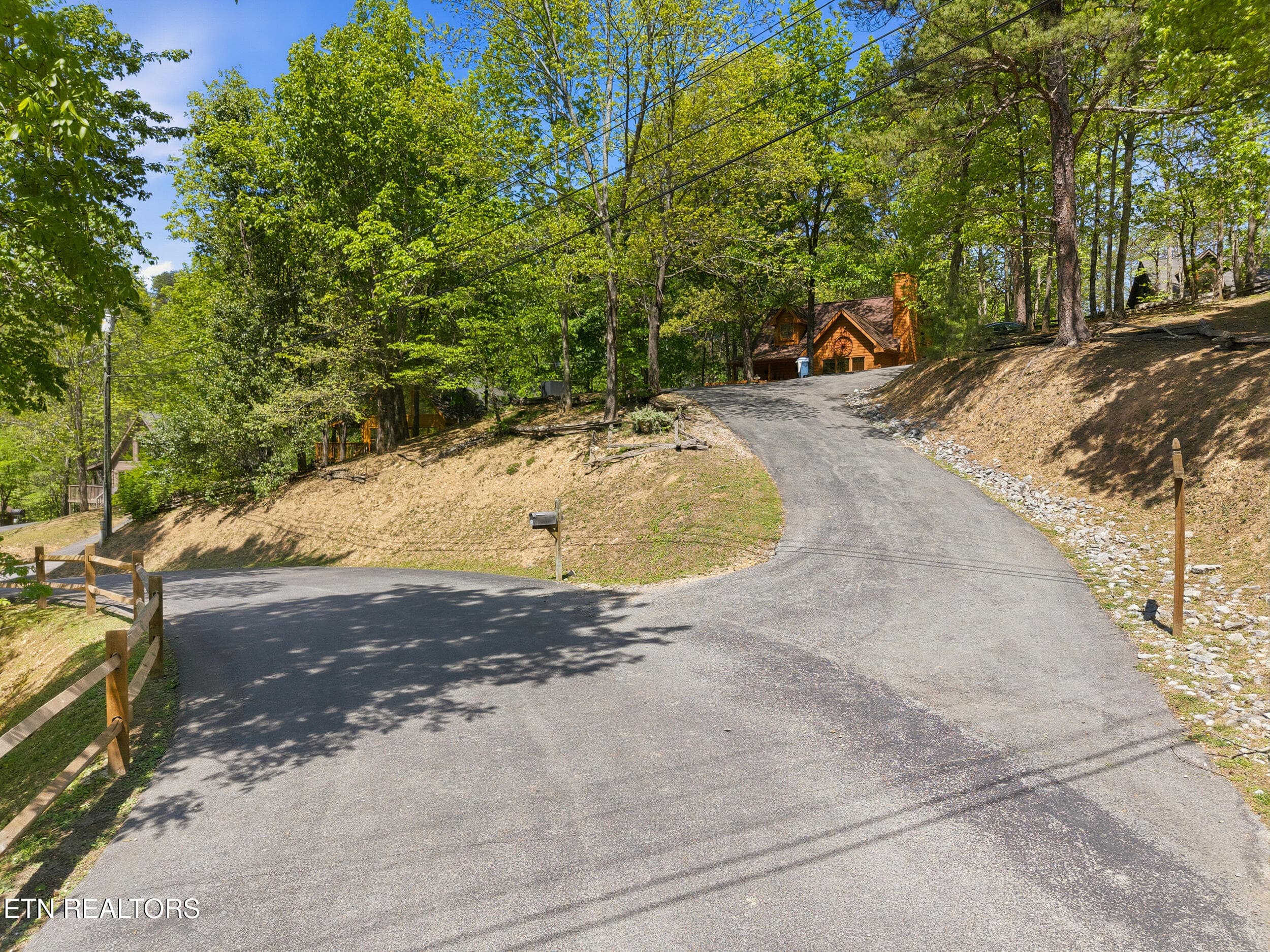 9_3513_country_pines_way_0008 - 3513 Country Pines Way, Sevierville, TN 37876