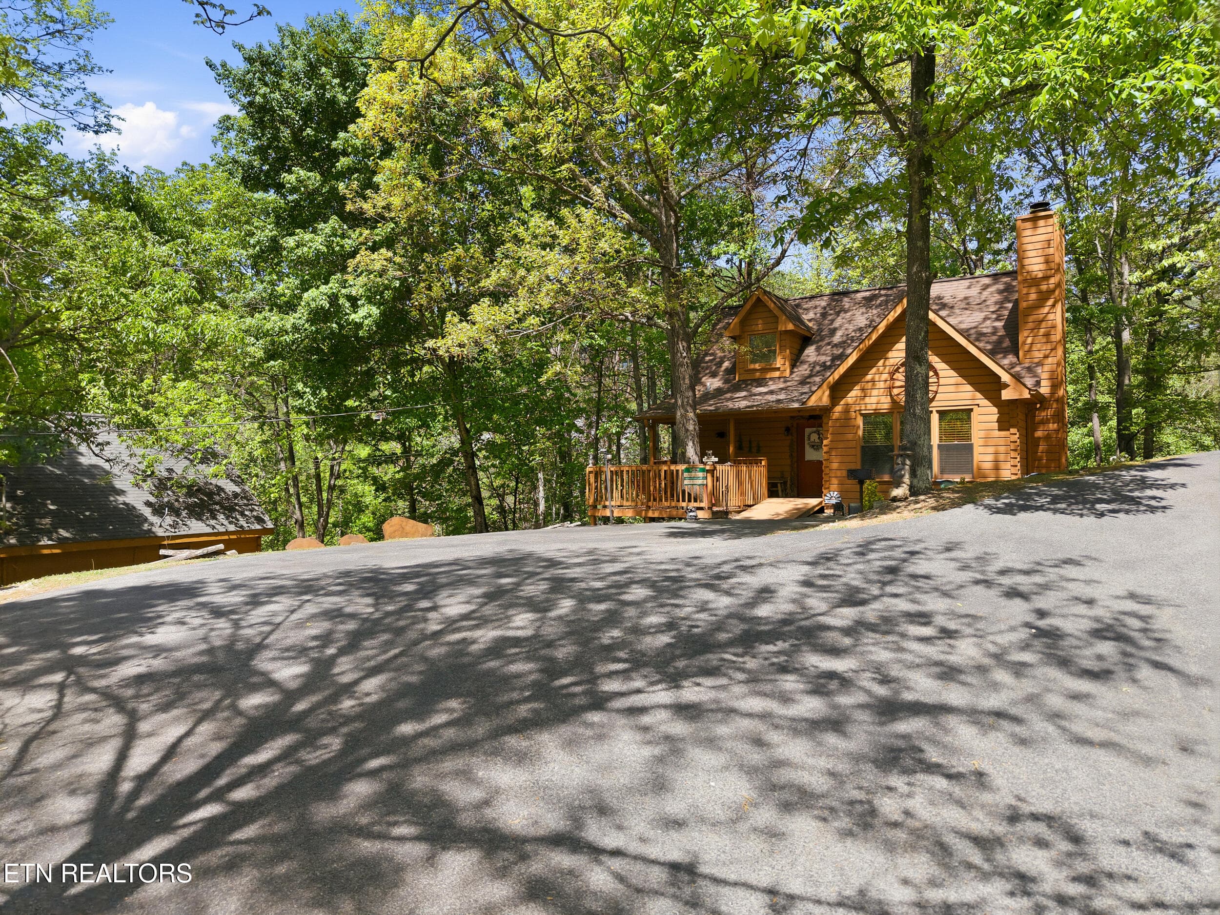 10_3513_country_pines_way_0009 - 3513 Country Pines Way, Sevierville, TN 37876
