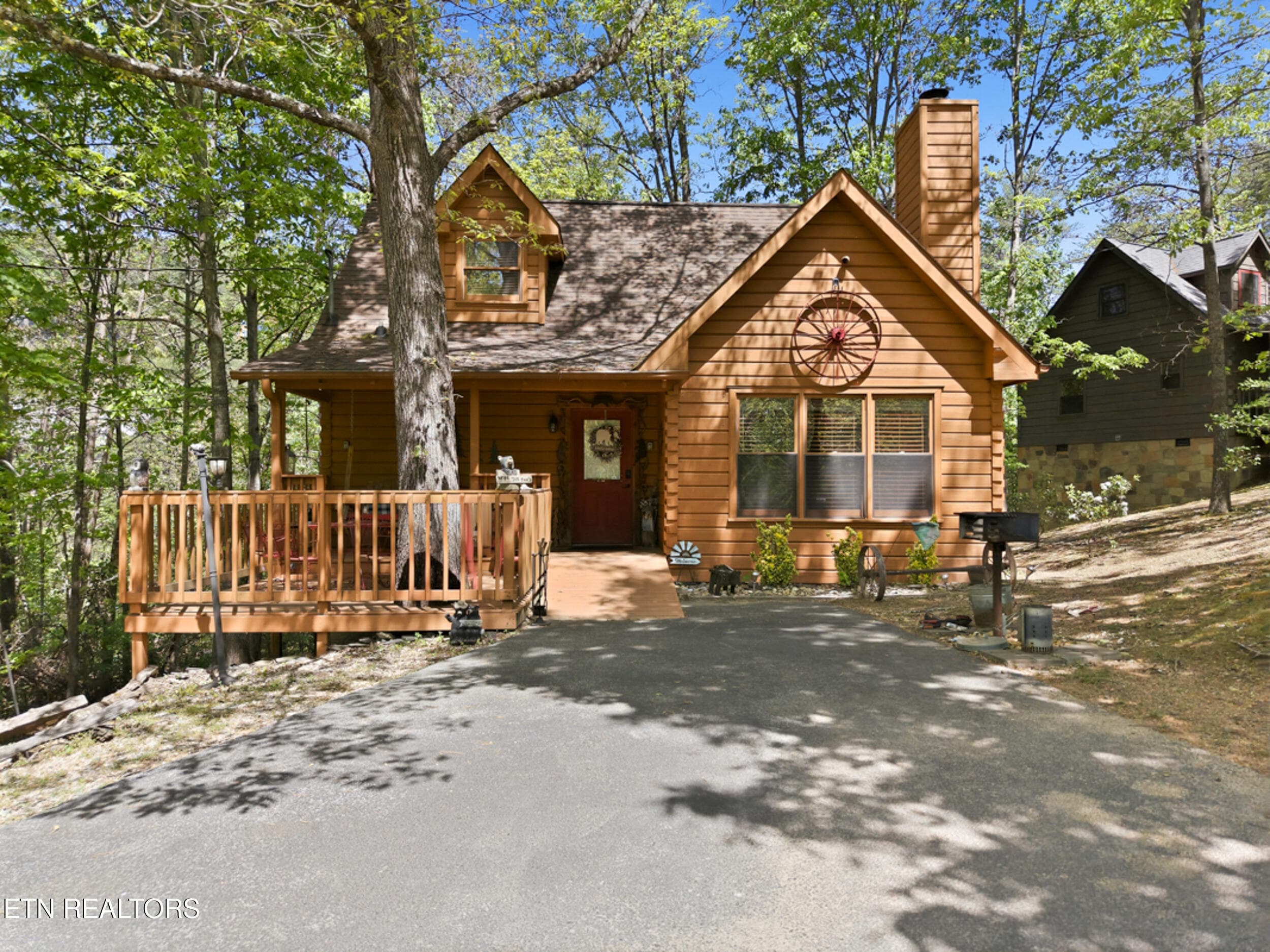 2_3513_country_pines_way_0001 - 3513 Country Pines Way, Sevierville, TN 37876