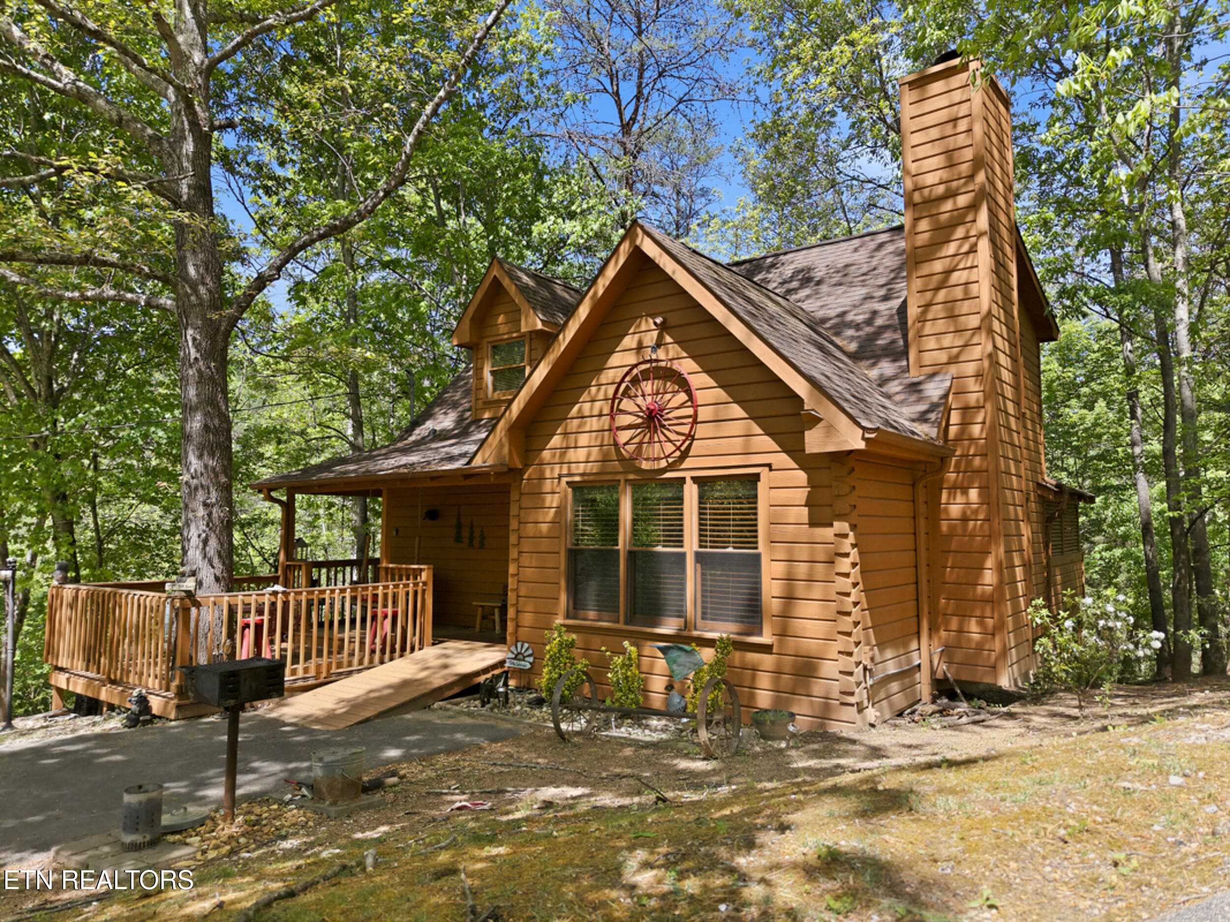 4_3513_country_pines_way_0003 - 3513 Country Pines Way, Sevierville, TN 37876