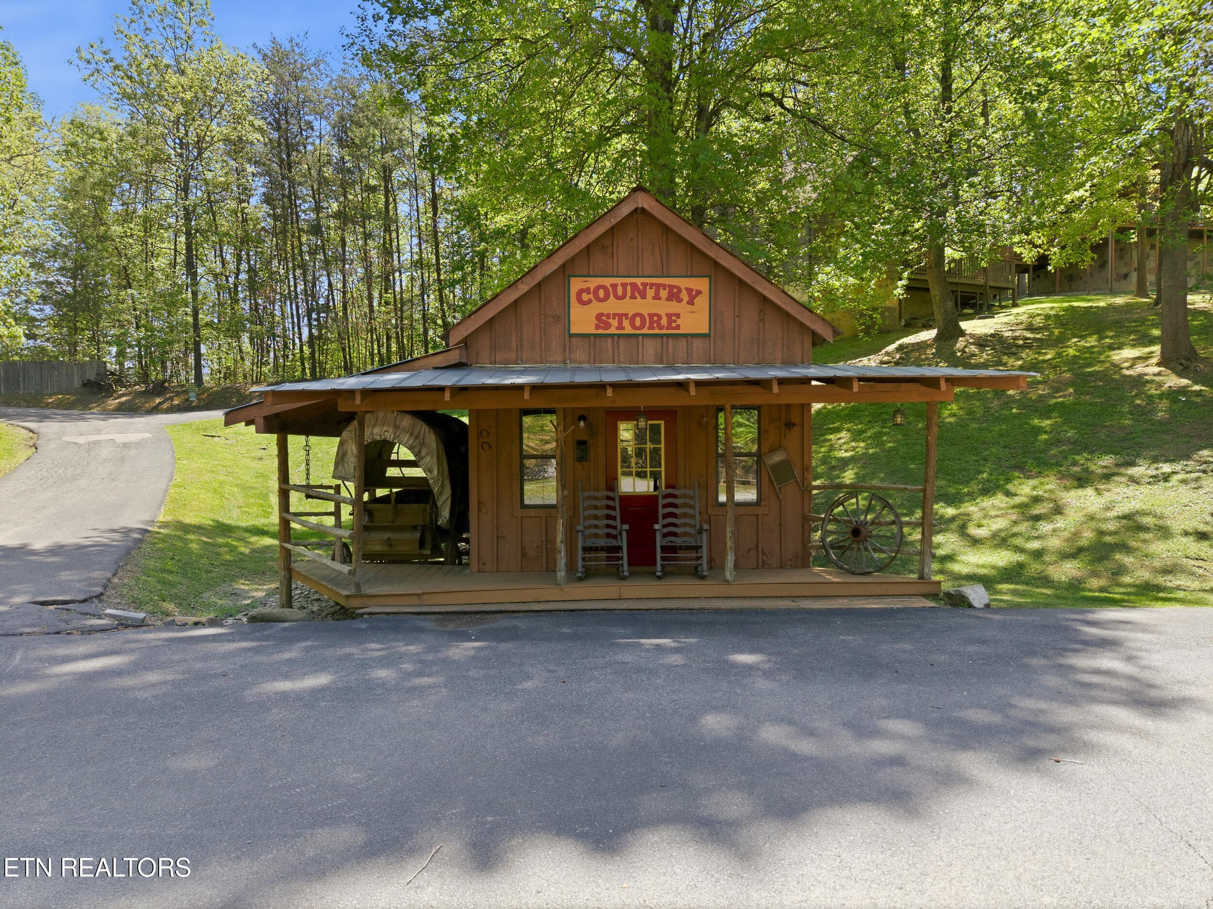11_3513_country_pines_way_0010 - 3513 Country Pines Way, Sevierville, TN 37876