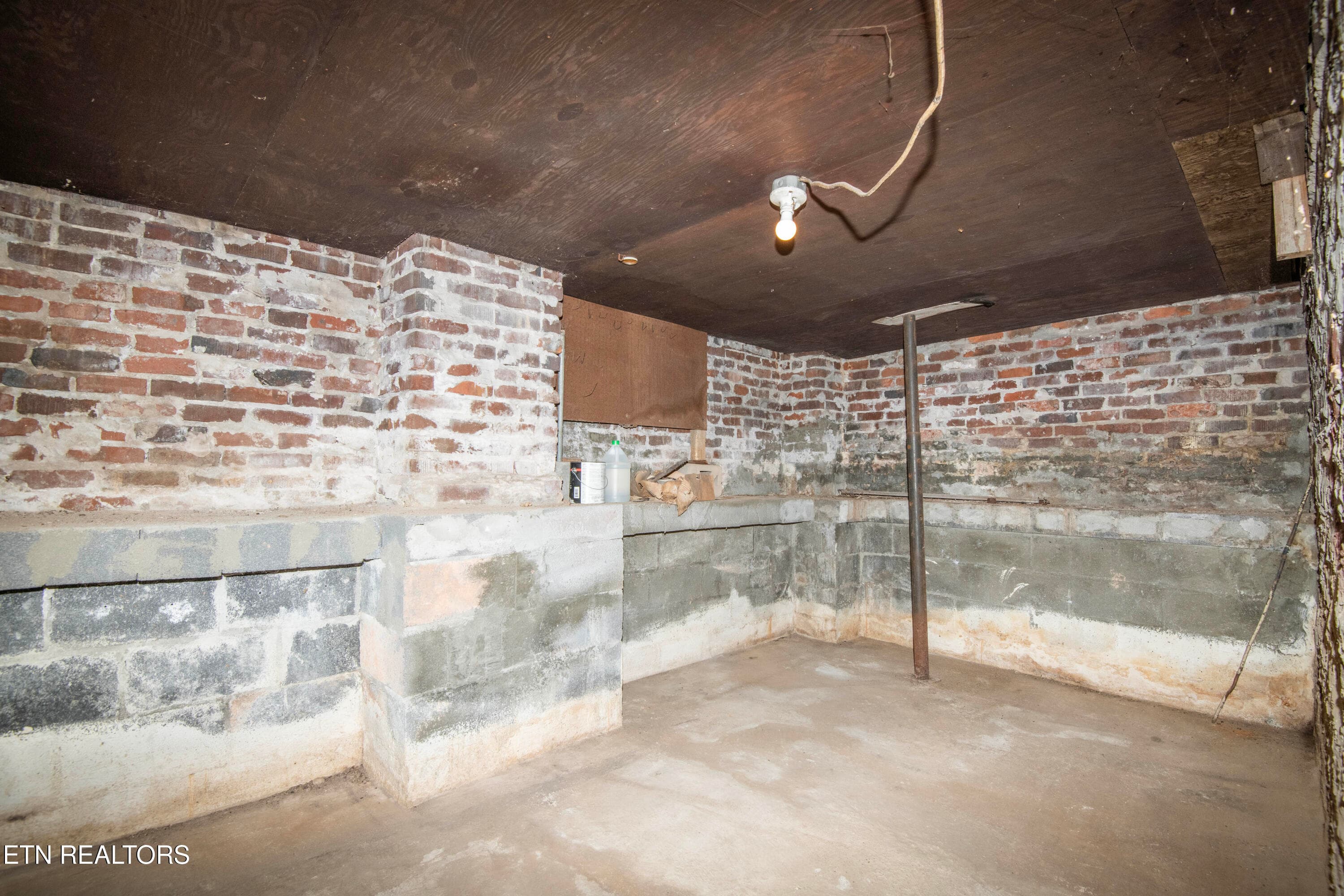 basement 3 - 8507 Old Rutledge Pike, Knoxville, TN 37924