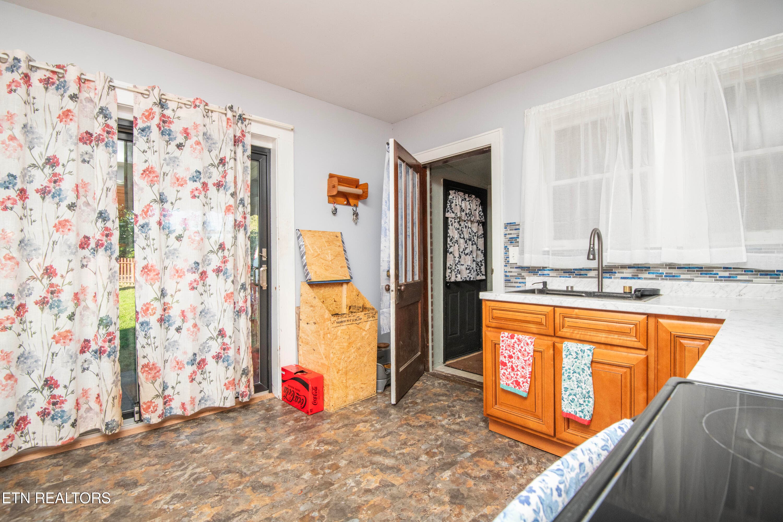 kitchen 3 - 8507 Old Rutledge Pike, Knoxville, TN 37924