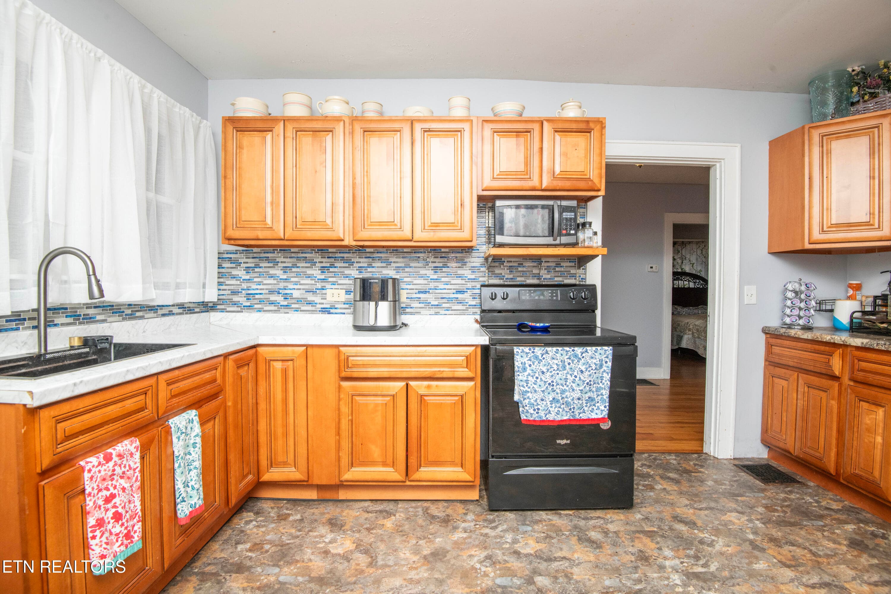 kitchen - 8507 Old Rutledge Pike, Knoxville, TN 37924