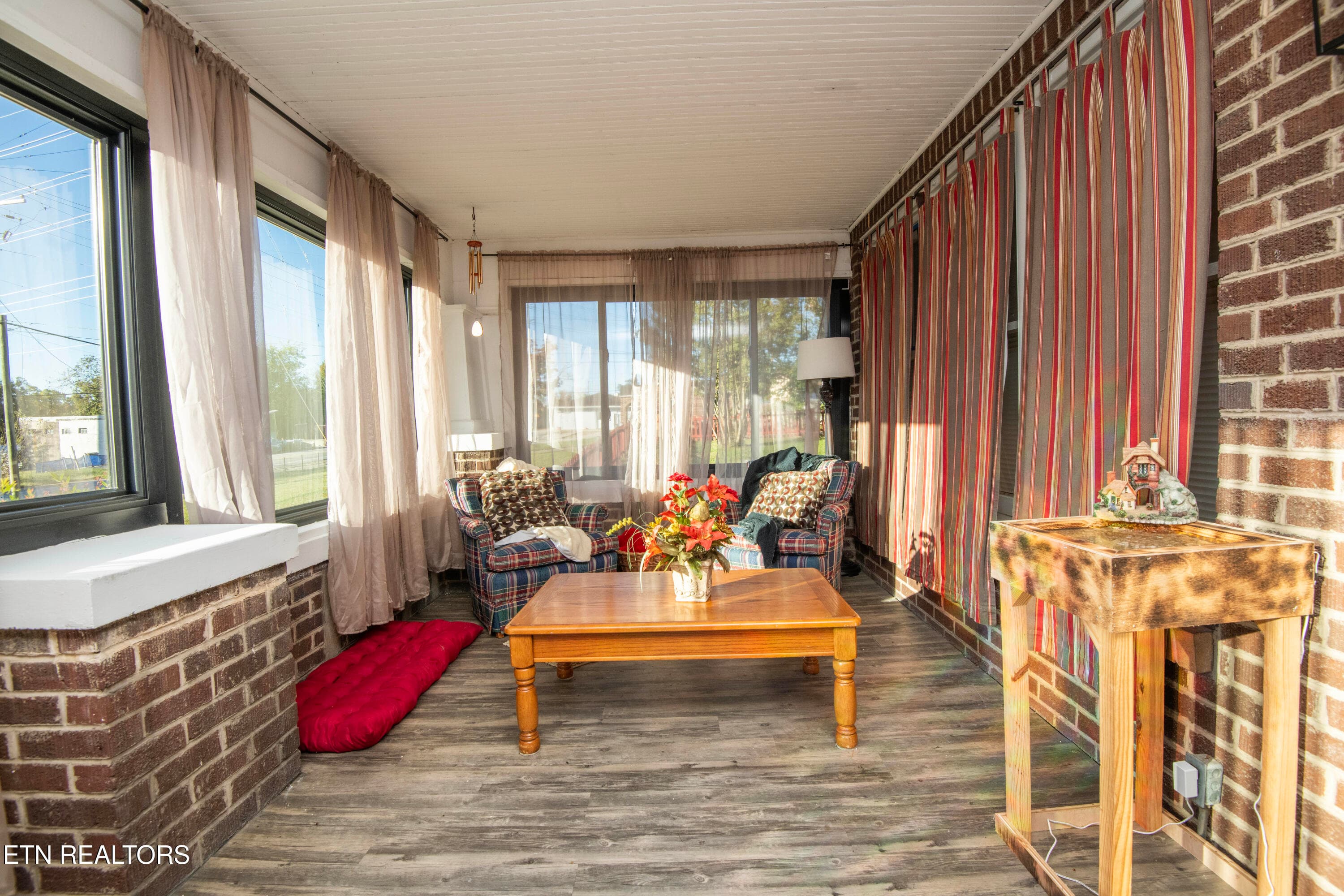 sunroom 2 - 8507 Old Rutledge Pike, Knoxville, TN 37924