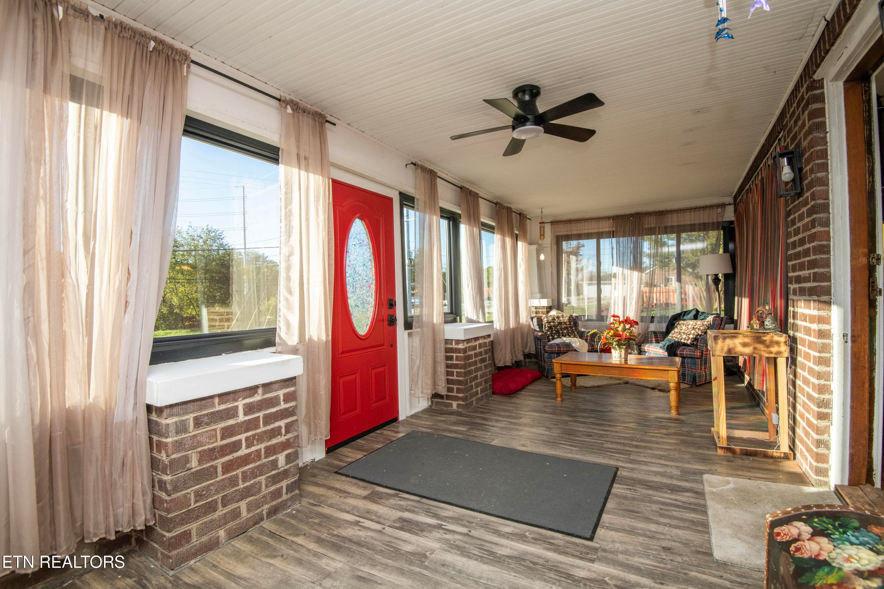 sunroom 4 - 8507 Old Rutledge Pike, Knoxville, TN 37924