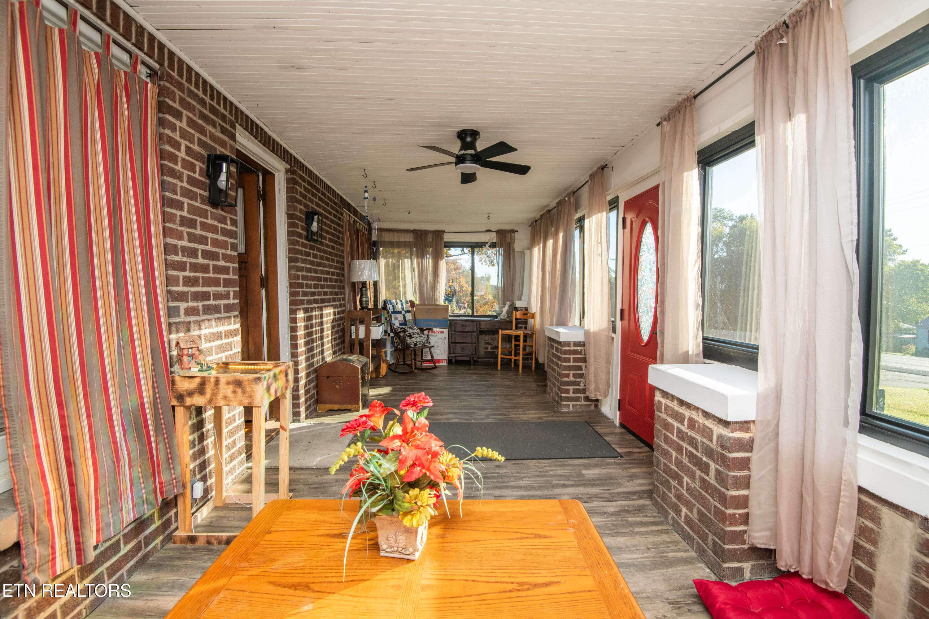 sunroom - 8507 Old Rutledge Pike, Knoxville, TN 37924