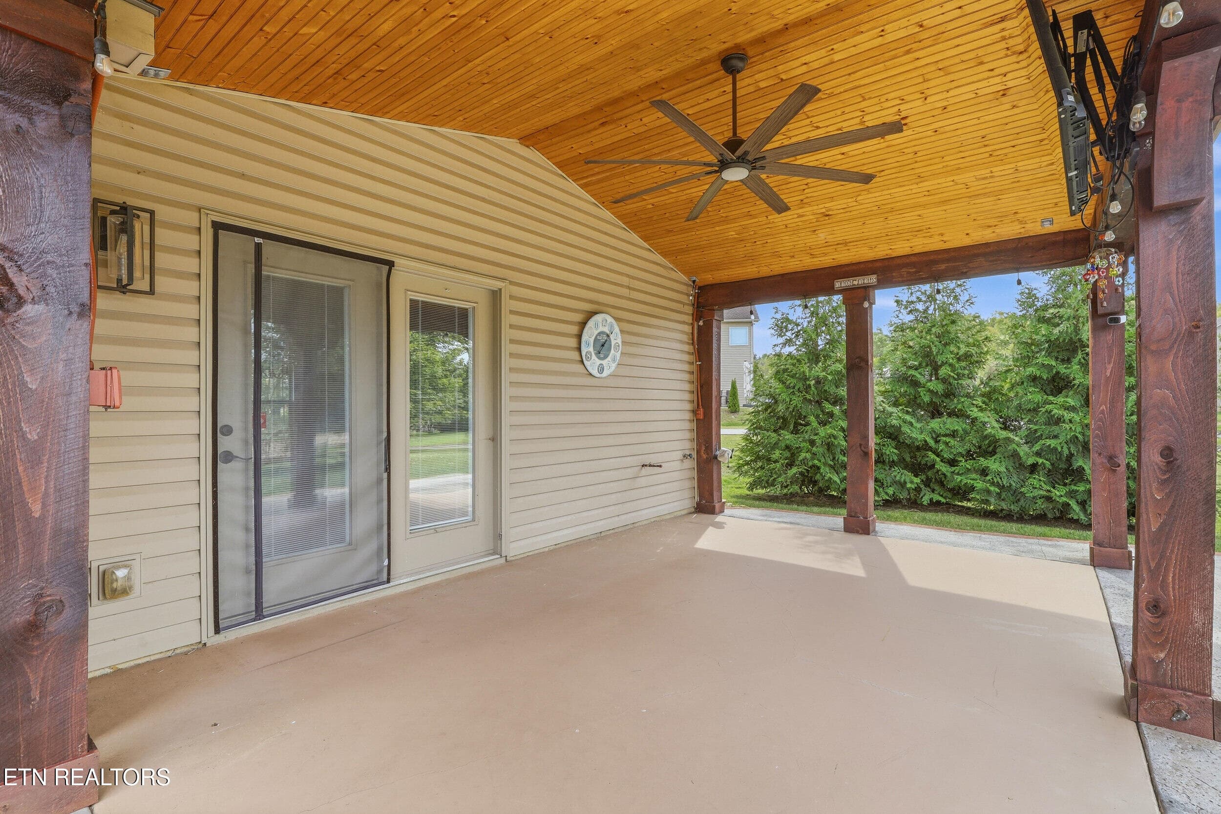 Custom covered porch - 8941 Affinity Way, Knoxville, TN 37922