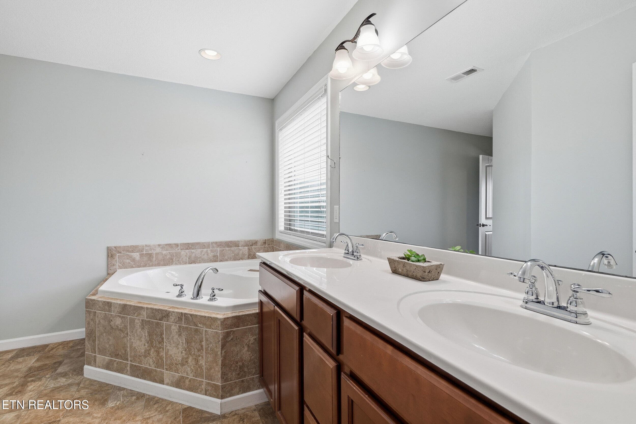 048 - 8941 Affinity Way, Knoxville, TN 37922