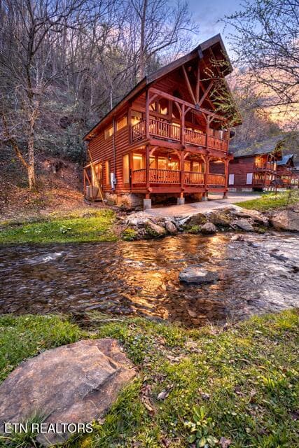 331 Caney Creek Rd, Pigeon Forge, TN 37863
