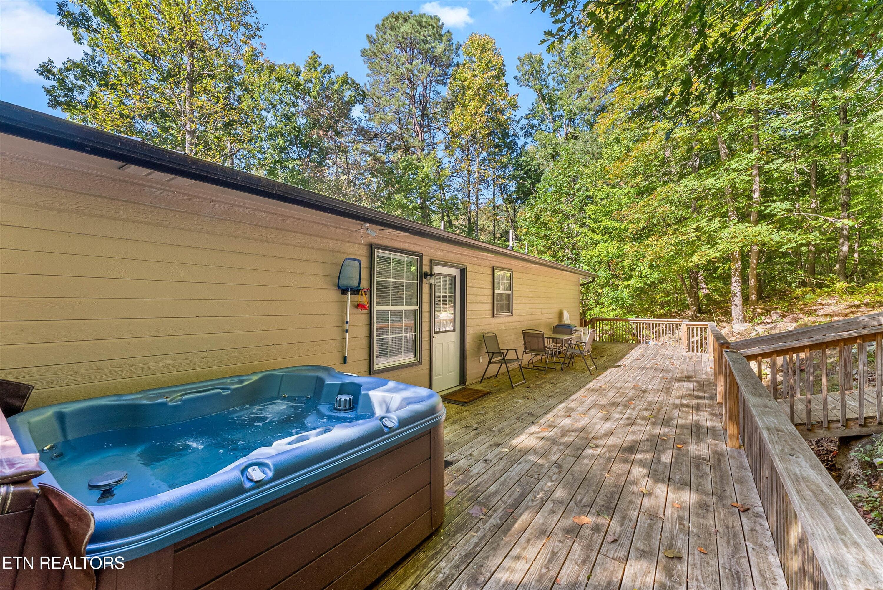53-Back Deck A5 - 1408 Alpine Drive, Sevierville, TN 37876