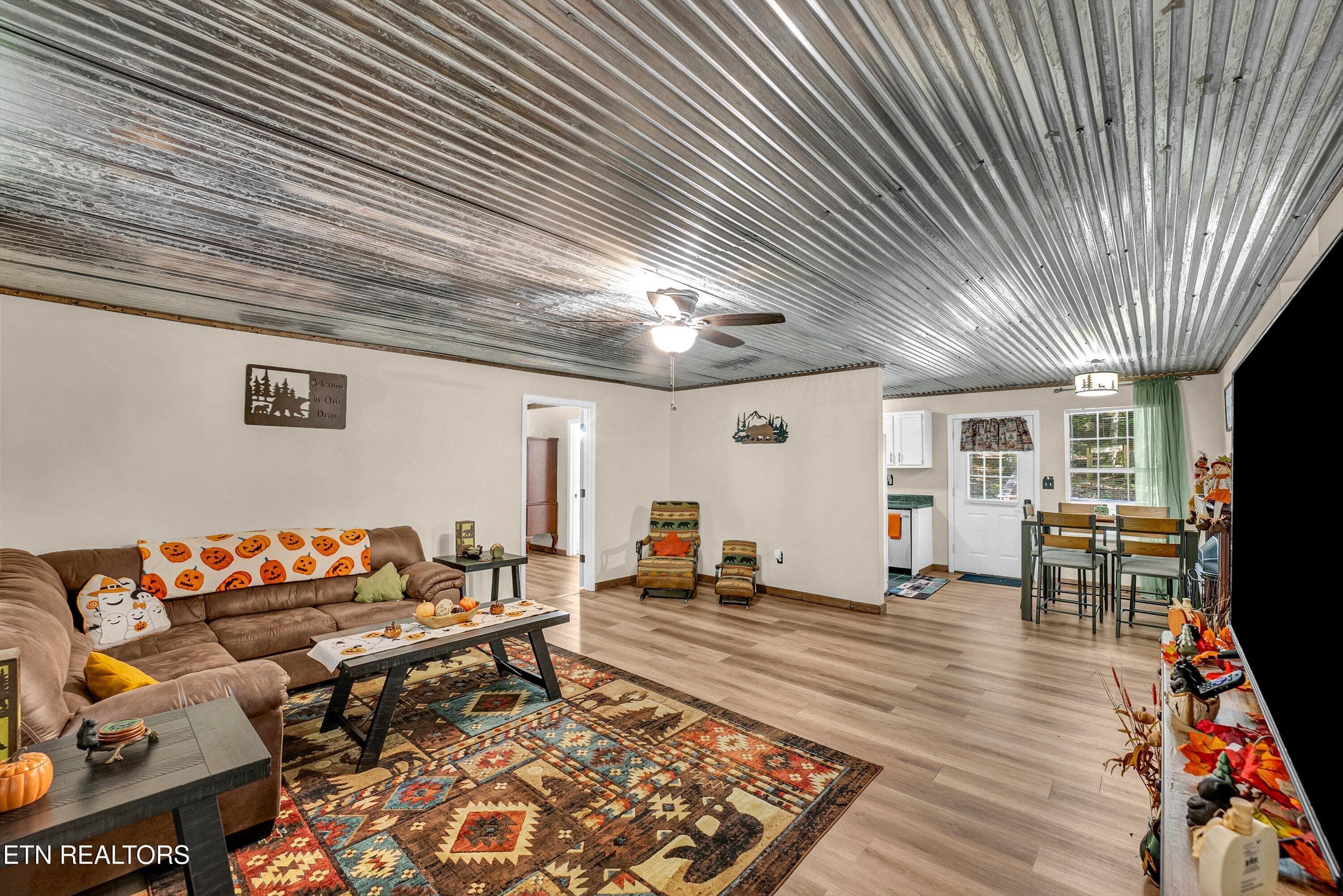 27-Living A1 - 1408 Alpine Drive, Sevierville, TN 37876