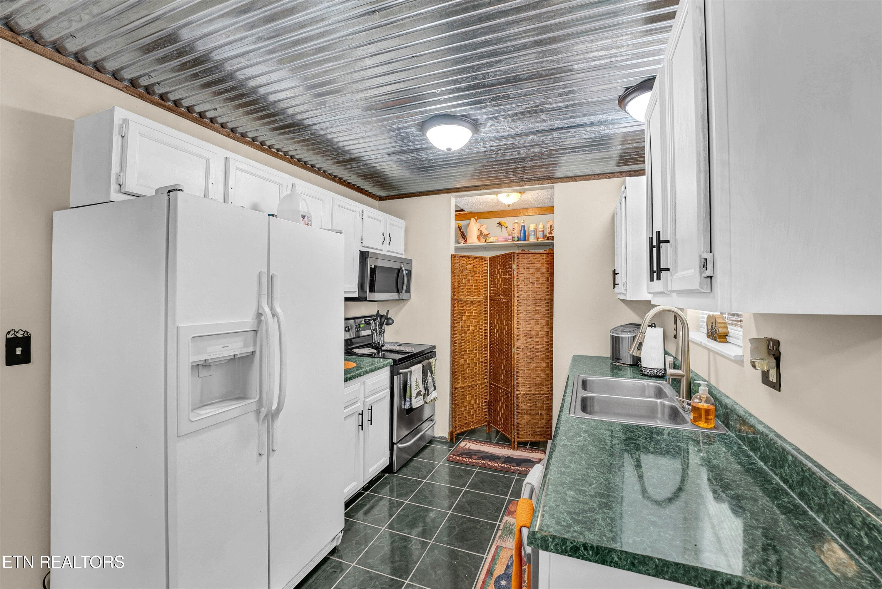 32-Kitchen A1 - 1408 Alpine Drive, Sevierville, TN 37876