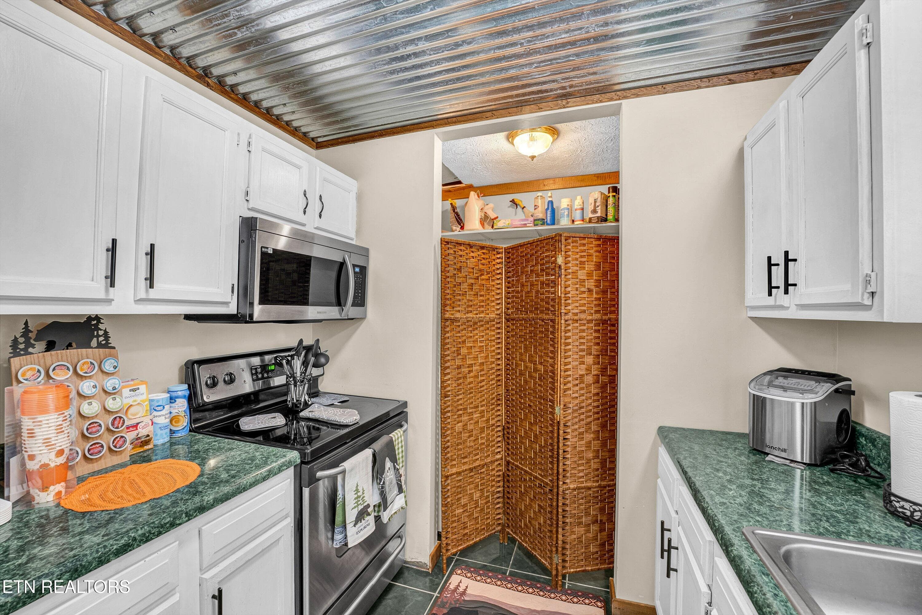 34-Kitchen A3 - 1408 Alpine Drive, Sevierville, TN 37876