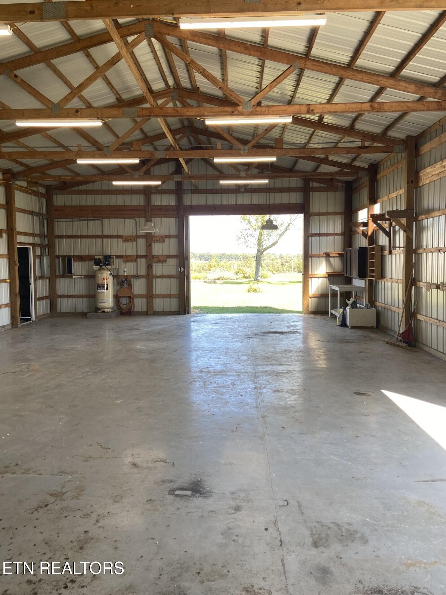 Outbuilding - 226 Ike Burgess Rd, Crossville, TN 38572
