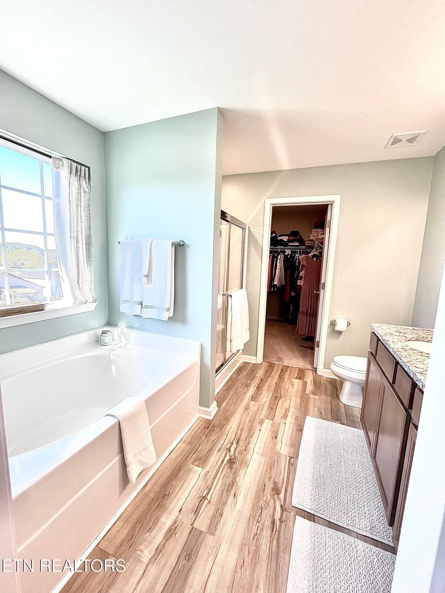 Primary Bath - 3632 Crimson Circle, Maryville, TN 37801