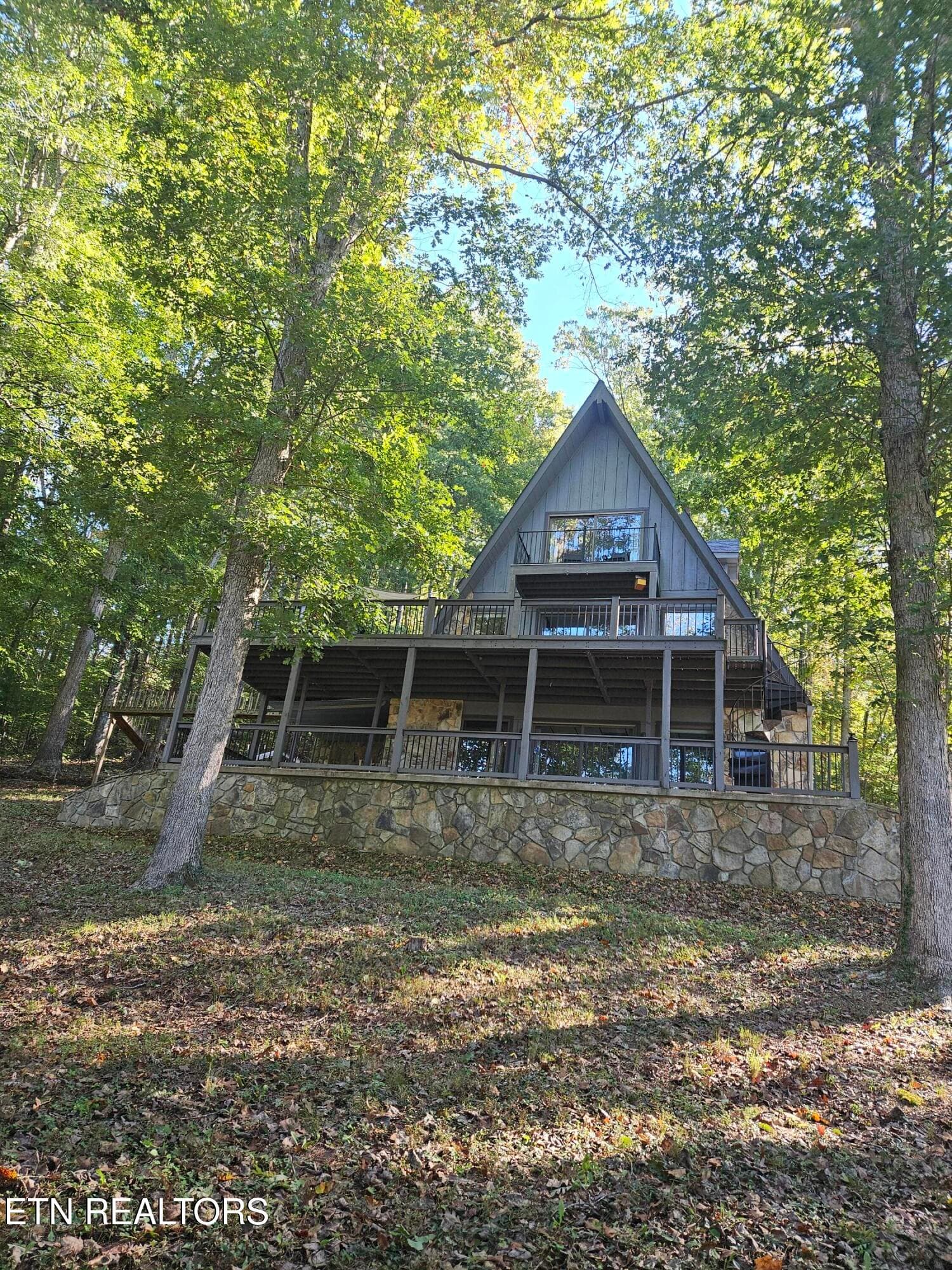 115 Suddath Rd, Harriman, TN 37748