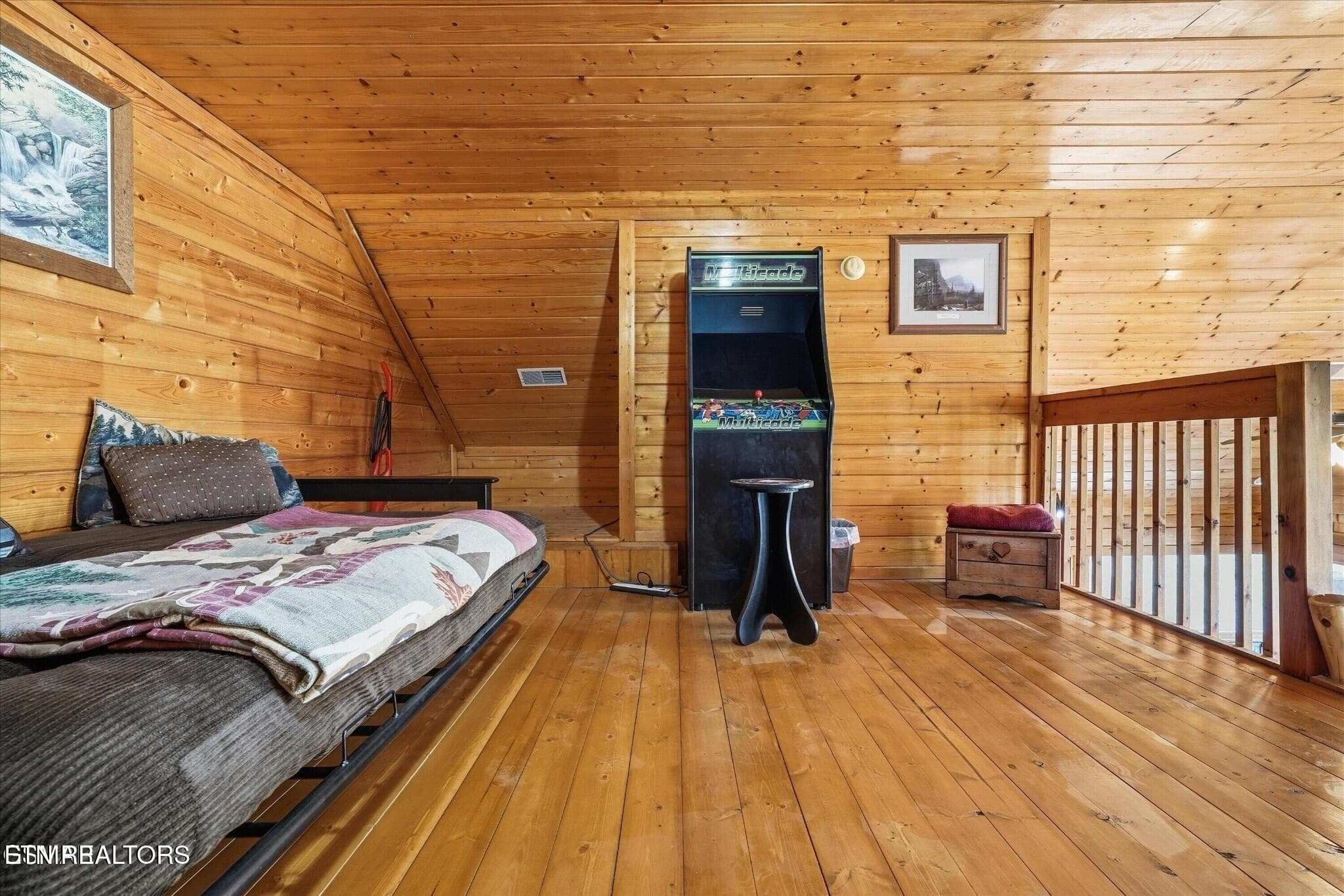 Caney Loft game and futon 2 - 331 Caney Creek Rd, Pigeon Forge, TN 37863