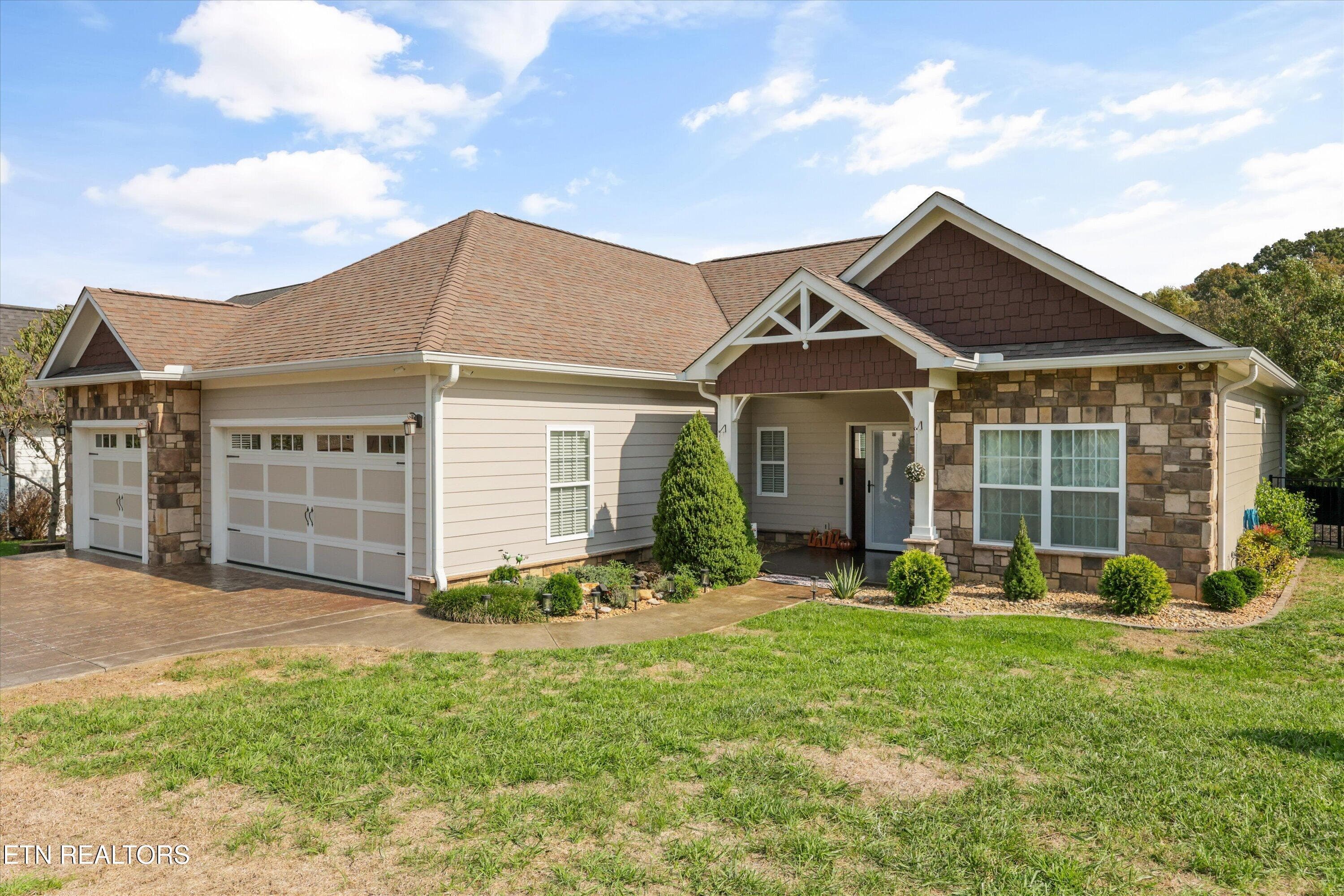 146 Lighthouse Blvd, Loudon, TN 37774