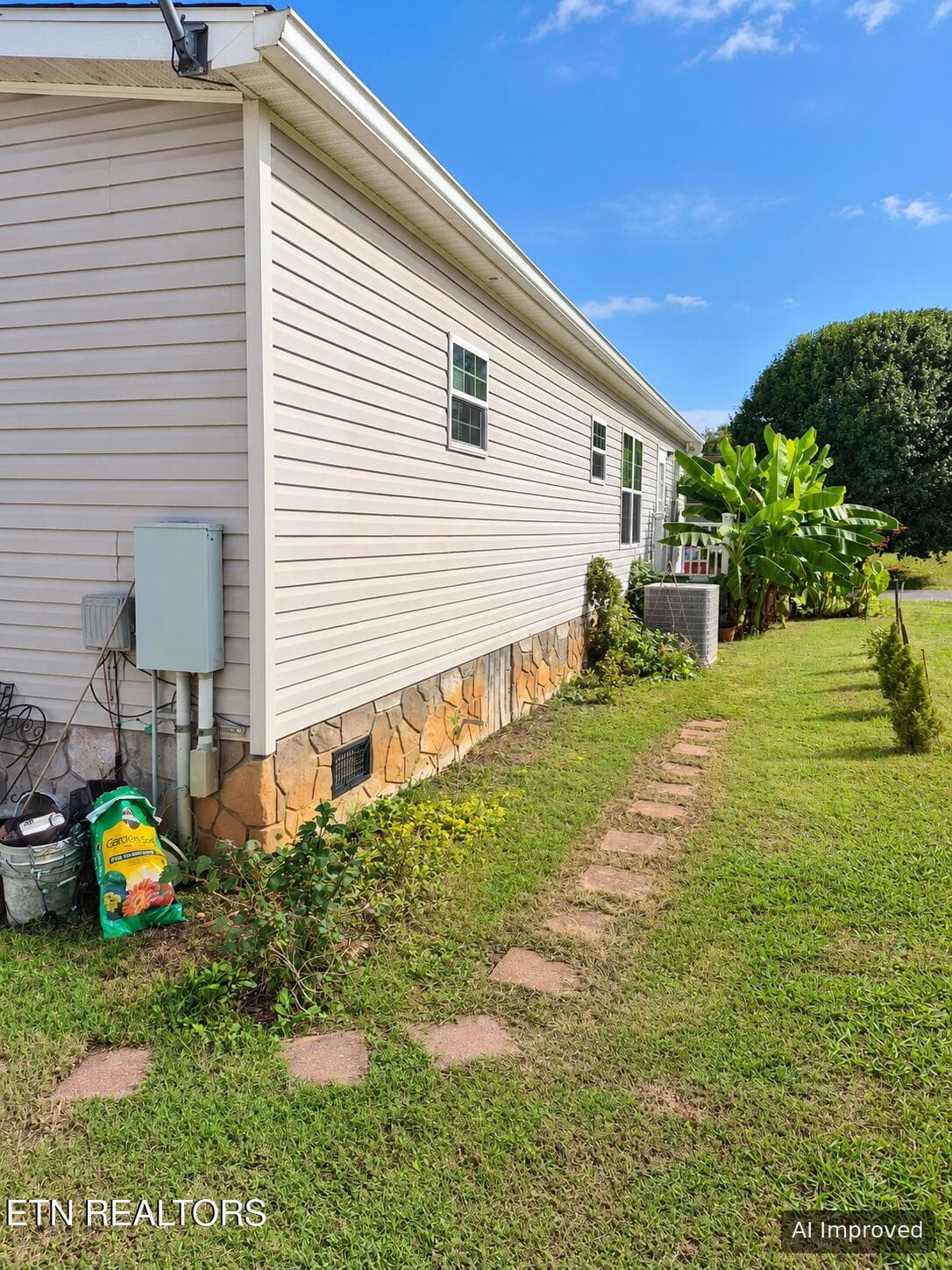 Side - 2530 Sportsmans Way, Sevierville, TN 37876