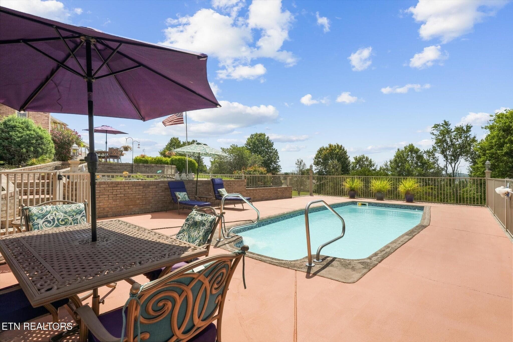 161912474-hr - 849 Pinnacle Drive, Dandridge, TN 37725