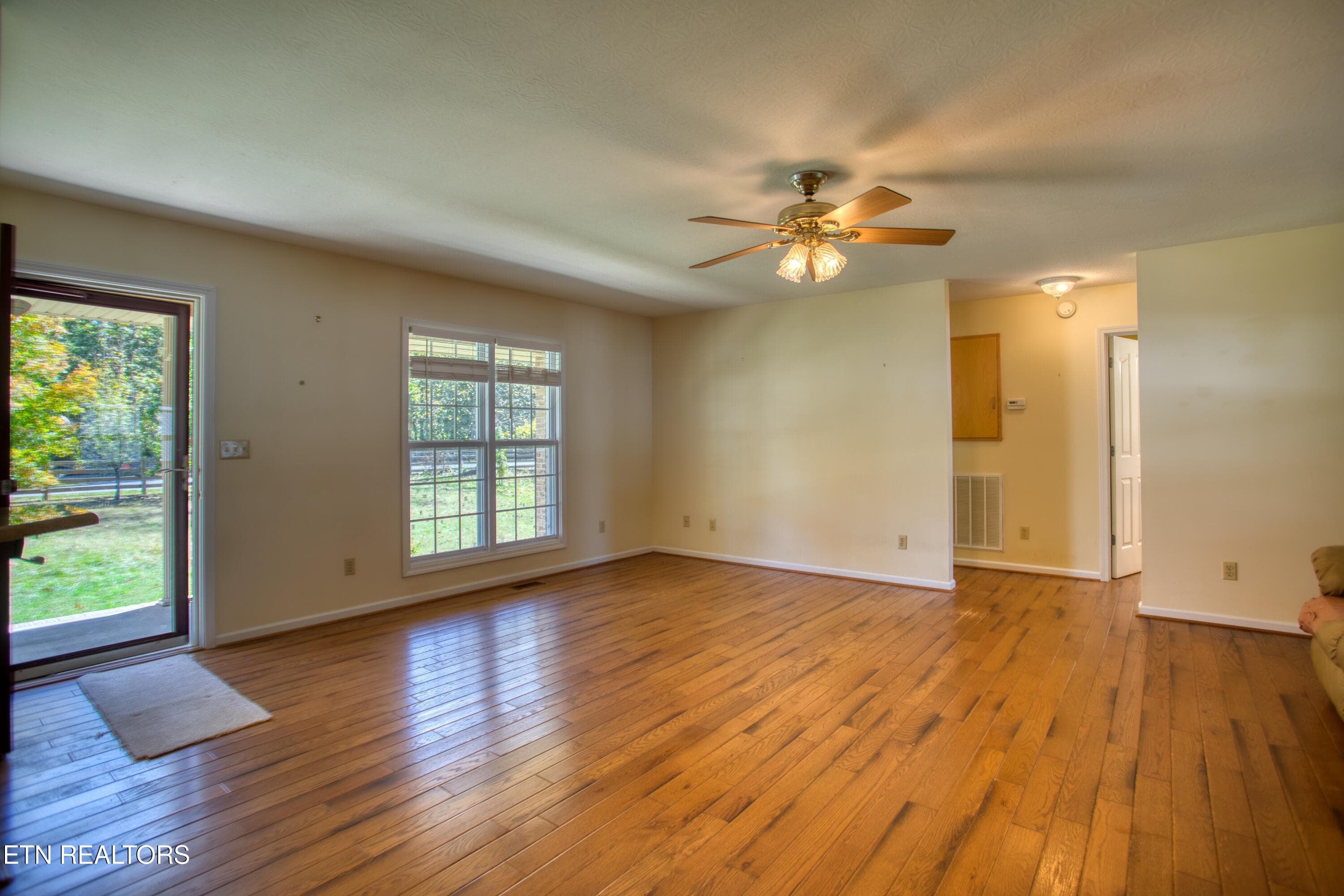 EK3A1047 - 320 Spruce Creek Drive, Jamestown, TN 38556