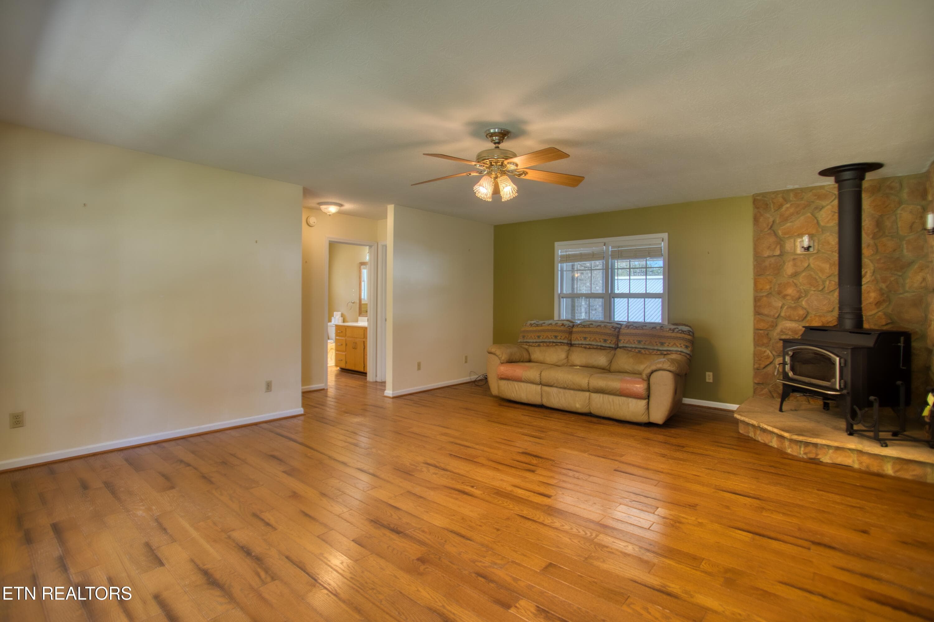 EK3A1055 - 320 Spruce Creek Drive, Jamestown, TN 38556