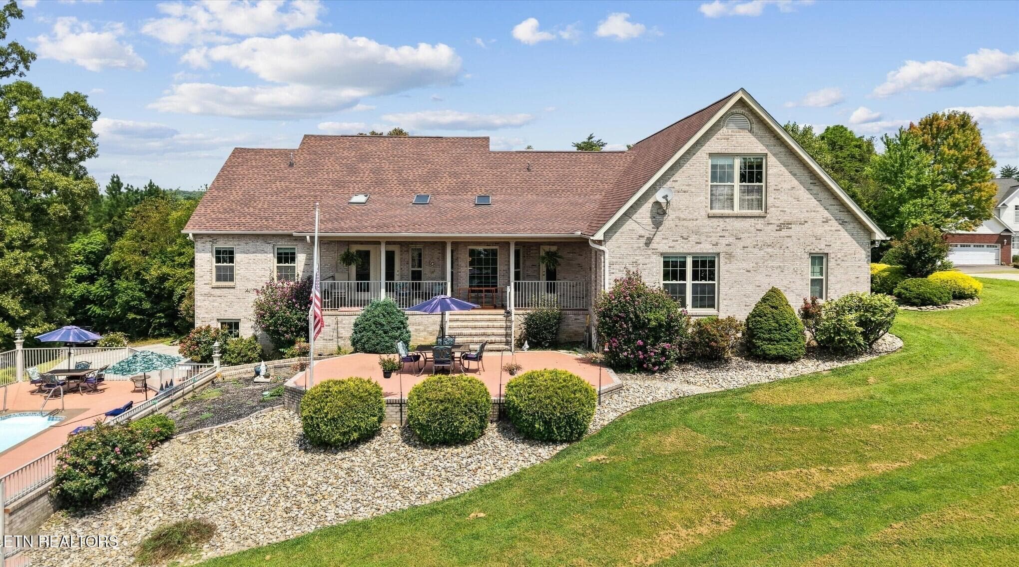 161912491-hr - 849 Pinnacle Drive, Dandridge, TN 37725
