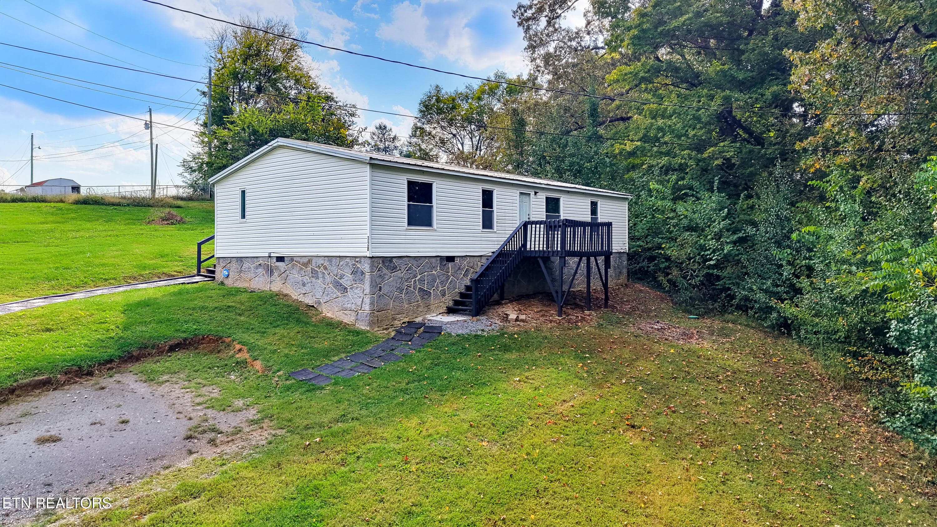 328 Doc Norton - 328 & 330 Doc Norton Rd, Walland, TN 37886