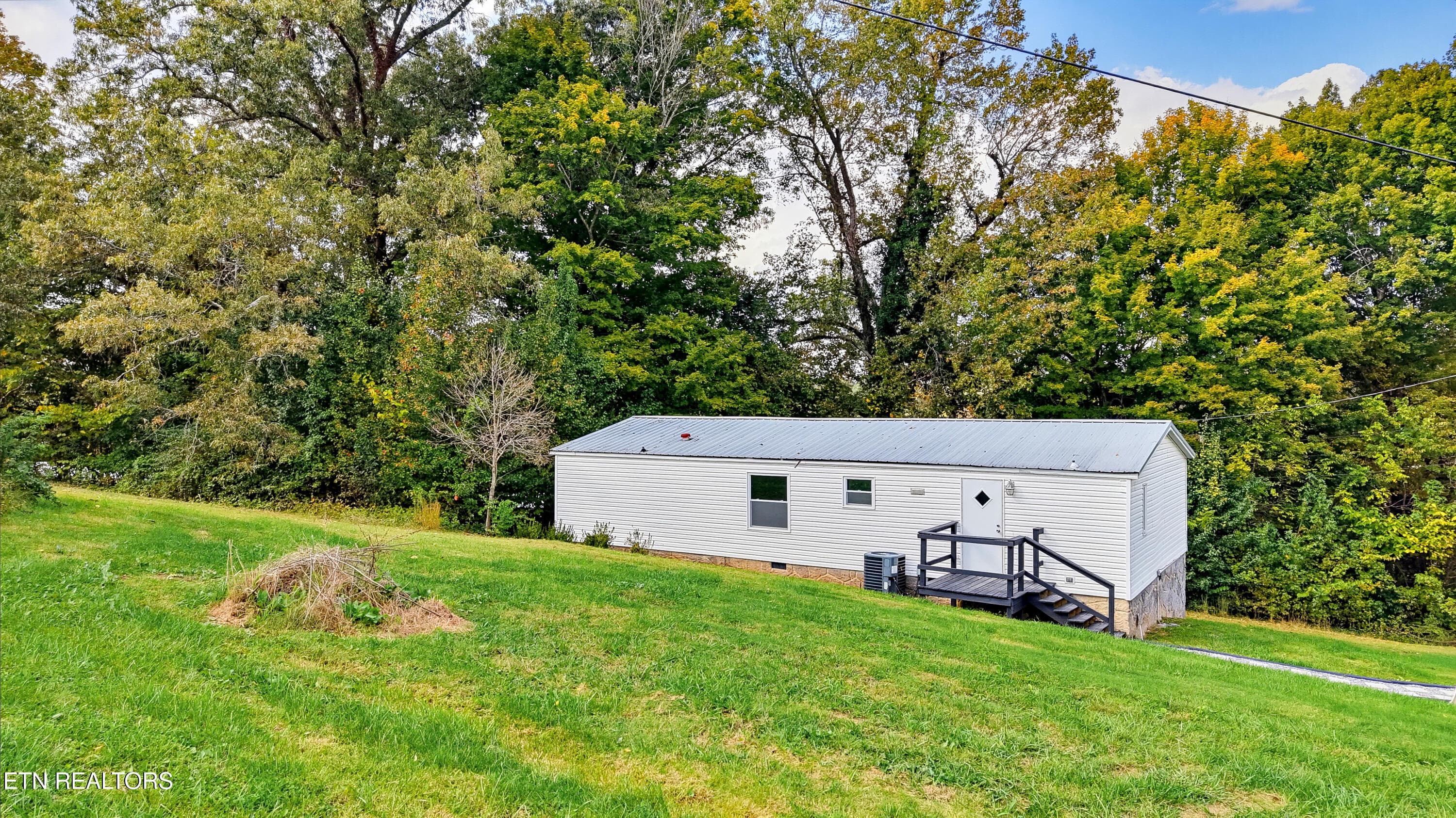 328 Doc Norton - 328 & 330 Doc Norton Rd, Walland, TN 37886
