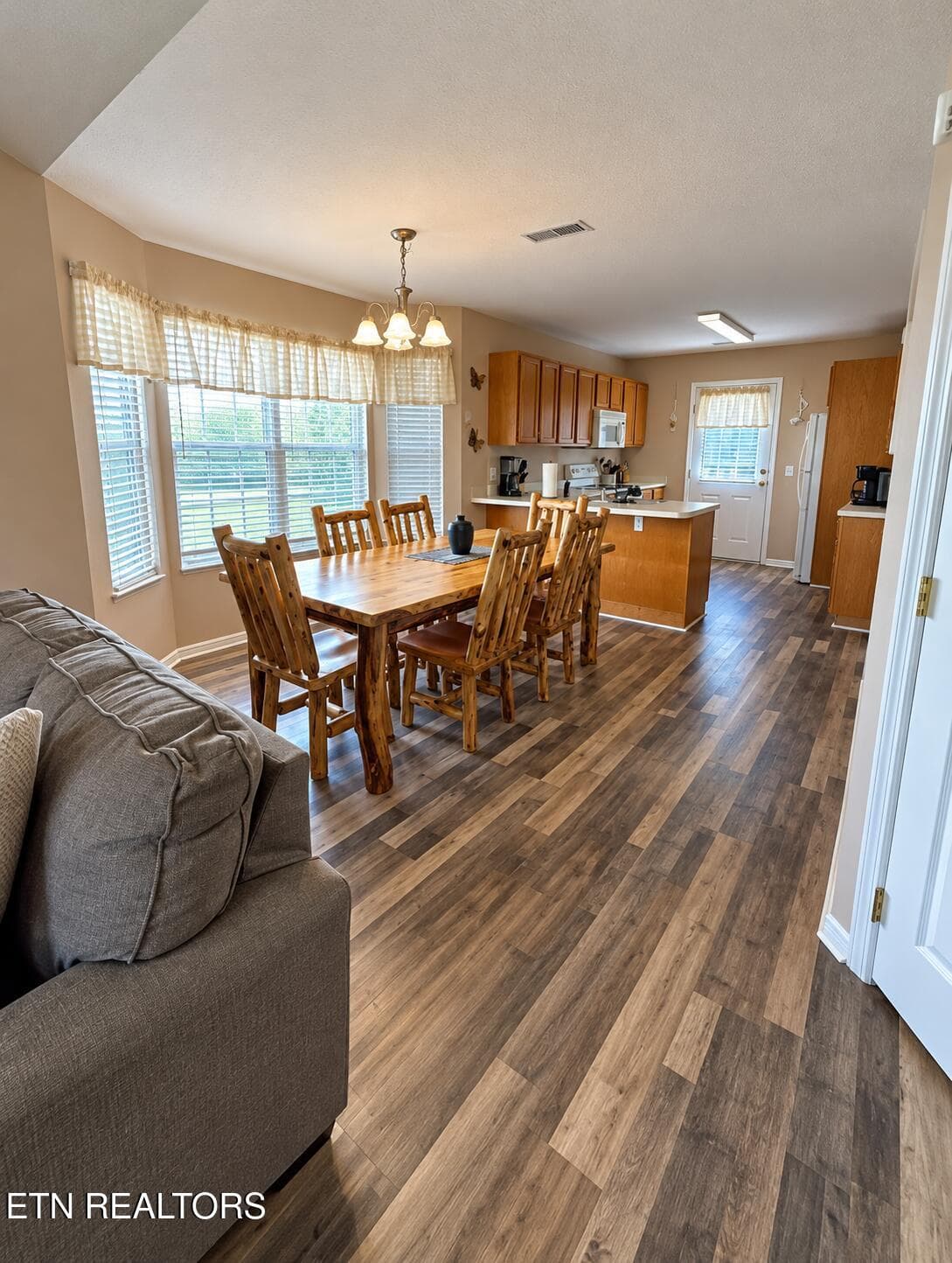 3E5B67C7-B186-45BD-9A75-32D44B83AD02 - 743 Plantation Drive, Pigeon Forge, TN 37863