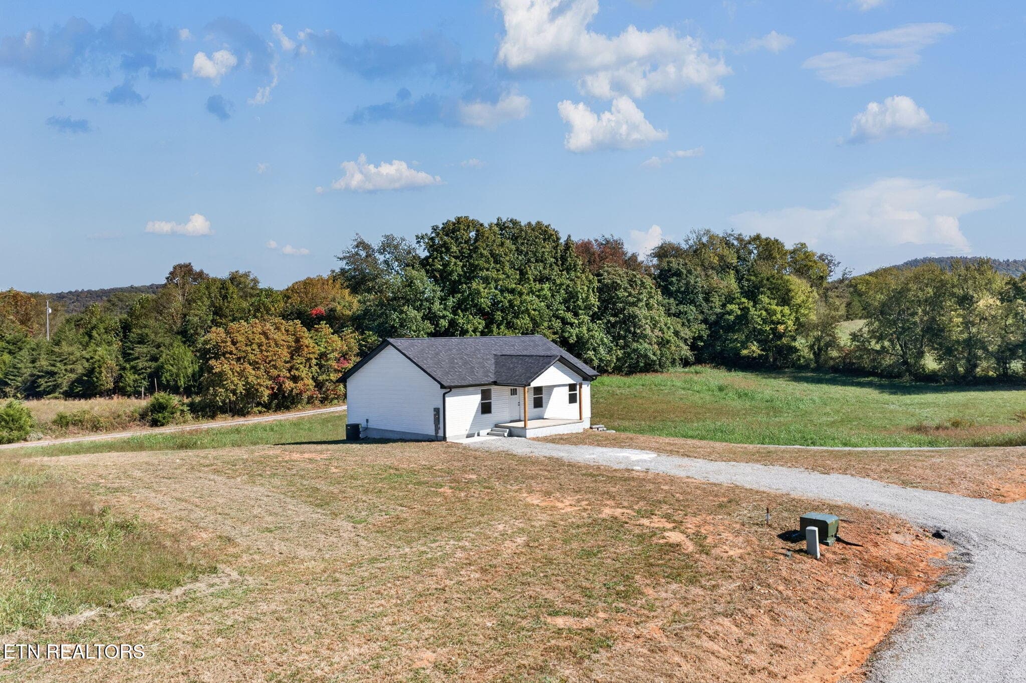 1-web-or-mls-135 Conley Dr_001_TNPC - 135 Conley Drive, Pall Mall, TN 38577