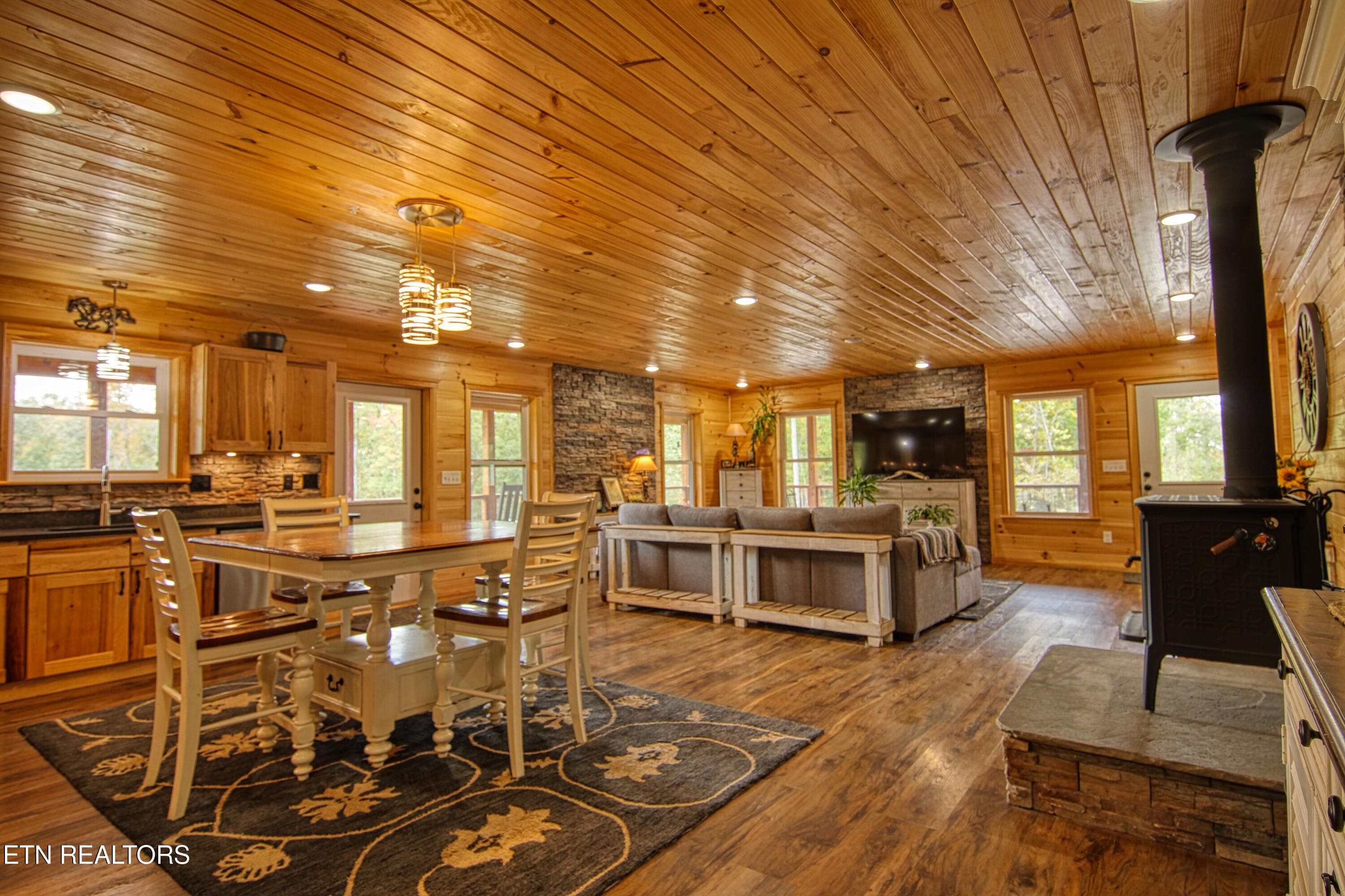 7 - 32 Mill Creek Point, Allardt, TN 38504