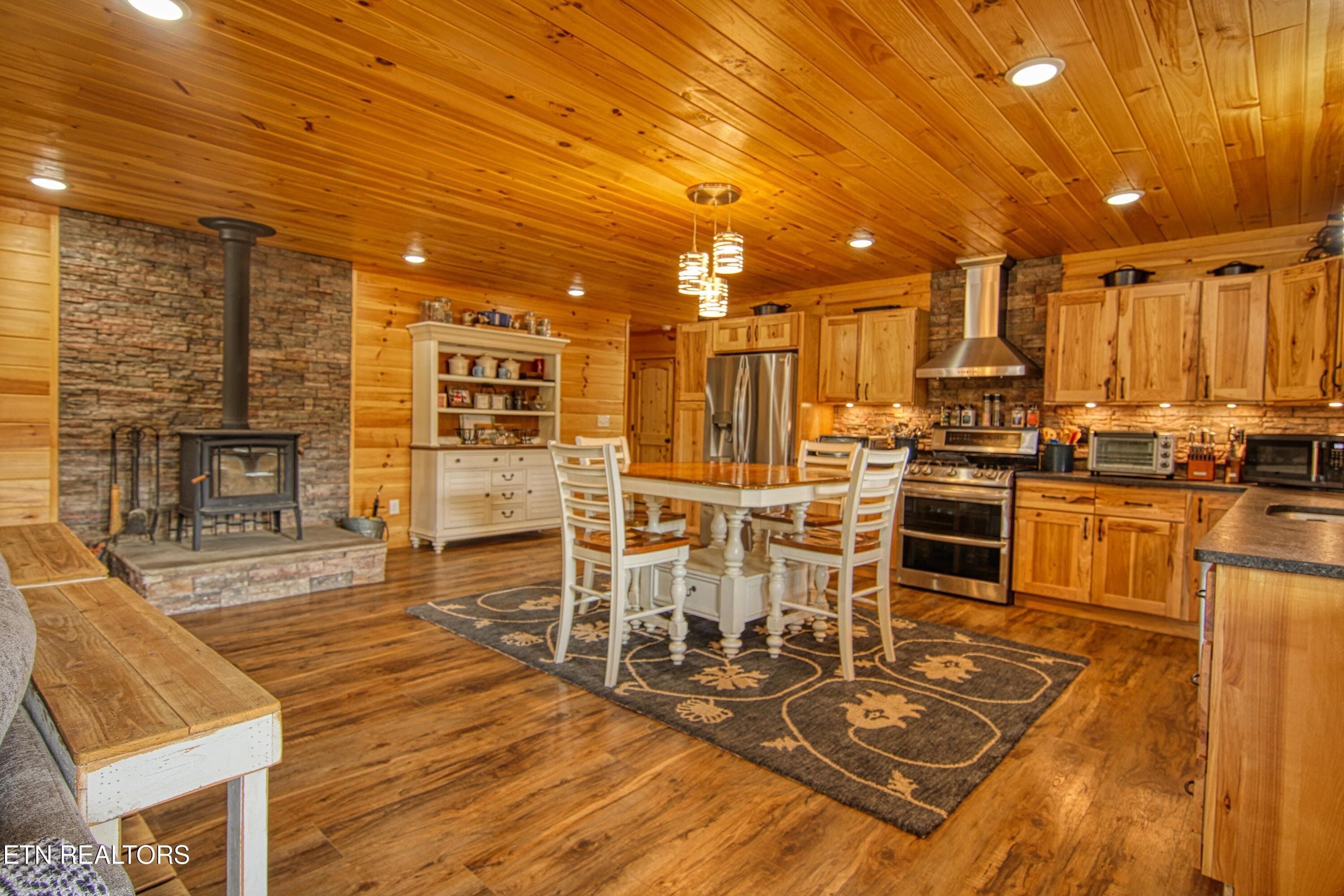 9 - 32 Mill Creek Point, Allardt, TN 38504