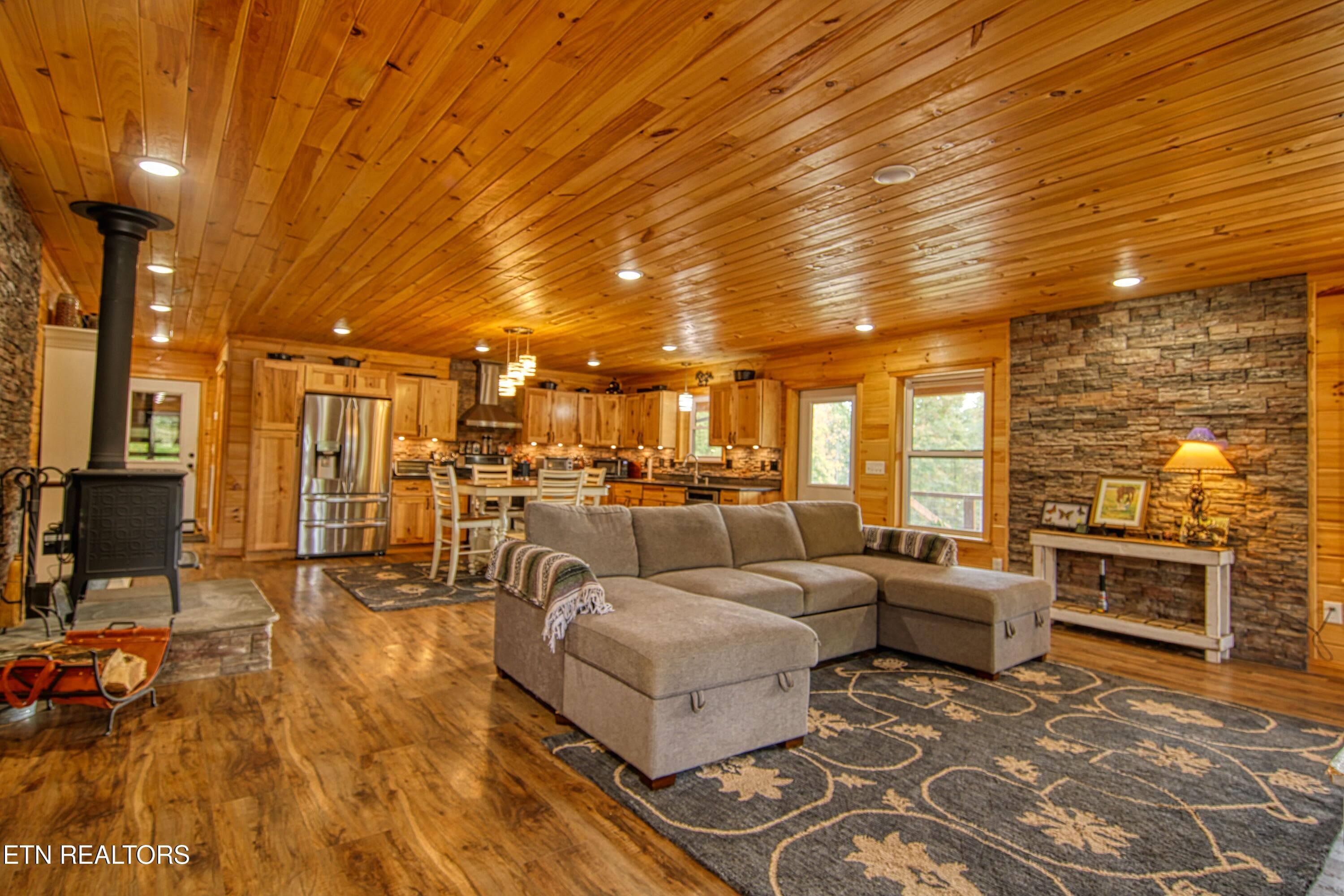 8 - 32 Mill Creek Point, Allardt, TN 38504