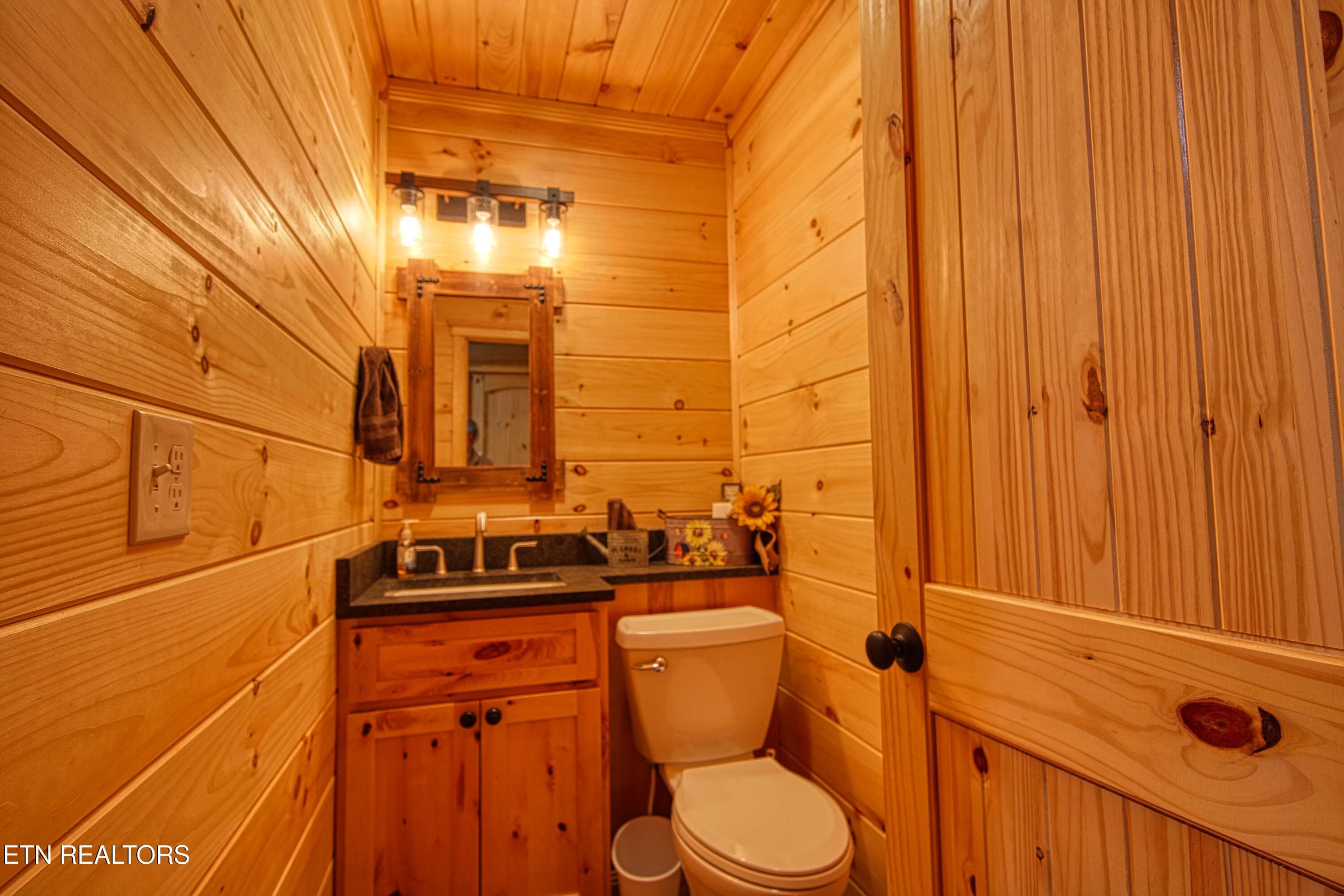 24 - 32 Mill Creek Point, Allardt, TN 38504