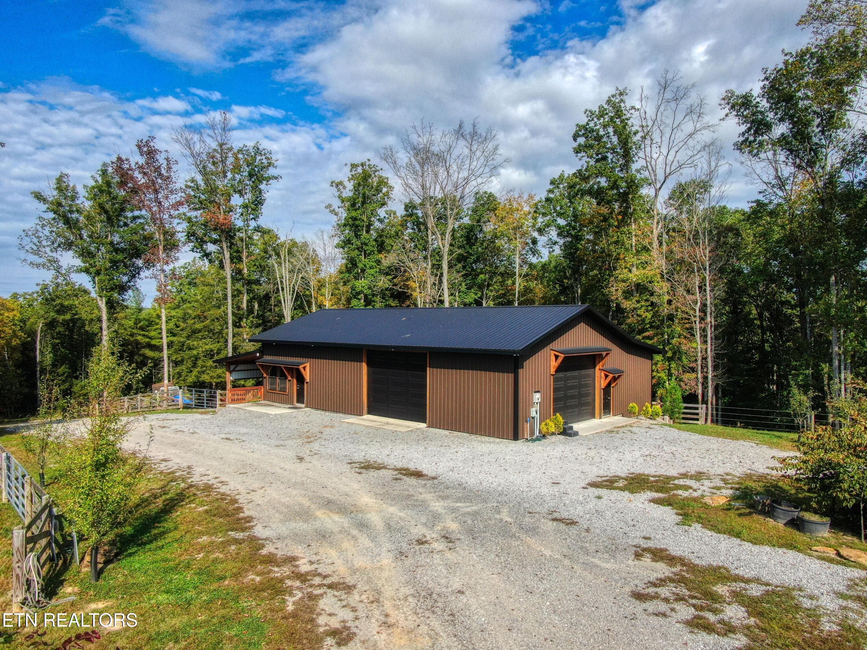 35 - 32 Mill Creek Point, Allardt, TN 38504