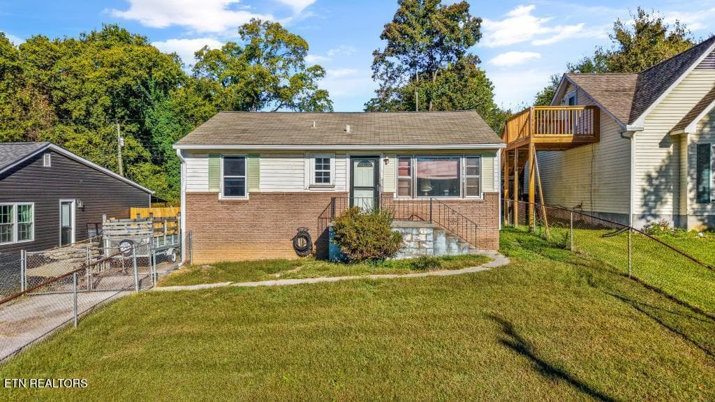 2963 Cecil Ave, Knoxville, TN 37917