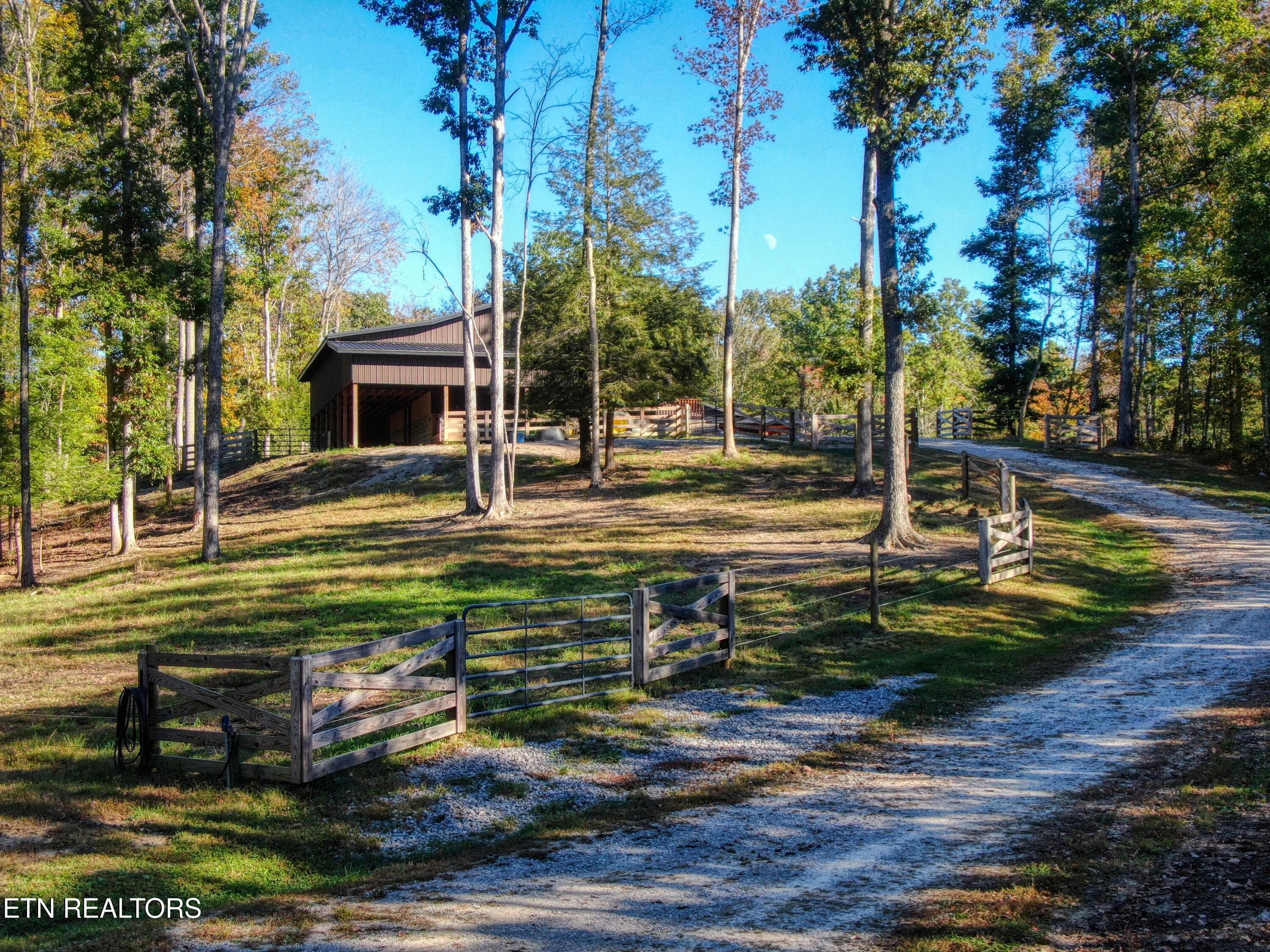 47 - 32 Mill Creek Point, Allardt, TN 38504